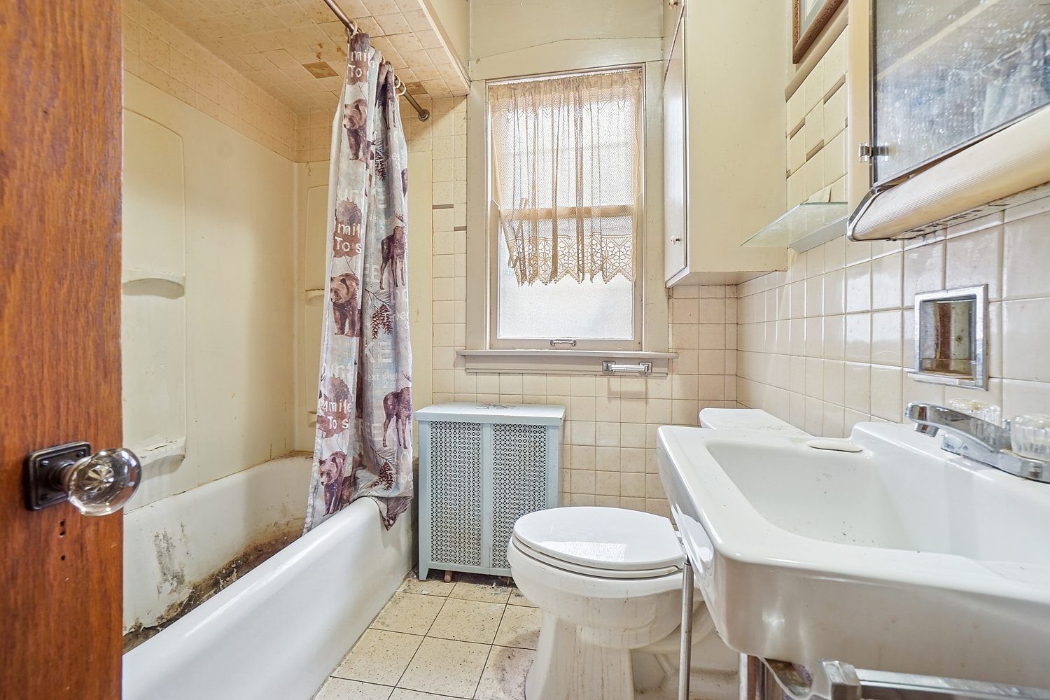 1832 Elmwood Avenue, Berwyn, IL 60402