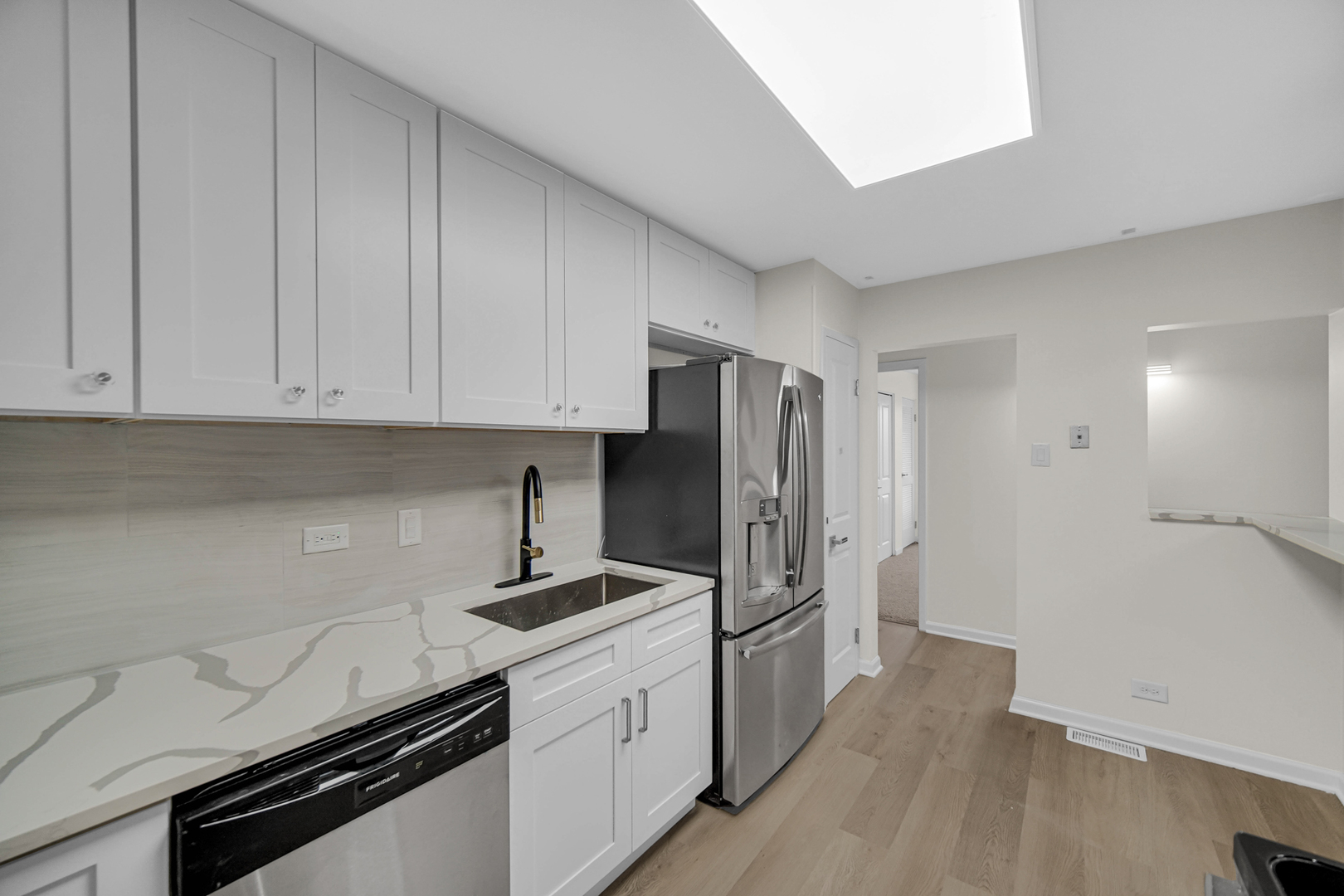 900 W Sunset Drive #405, Glenwood, IL 60425