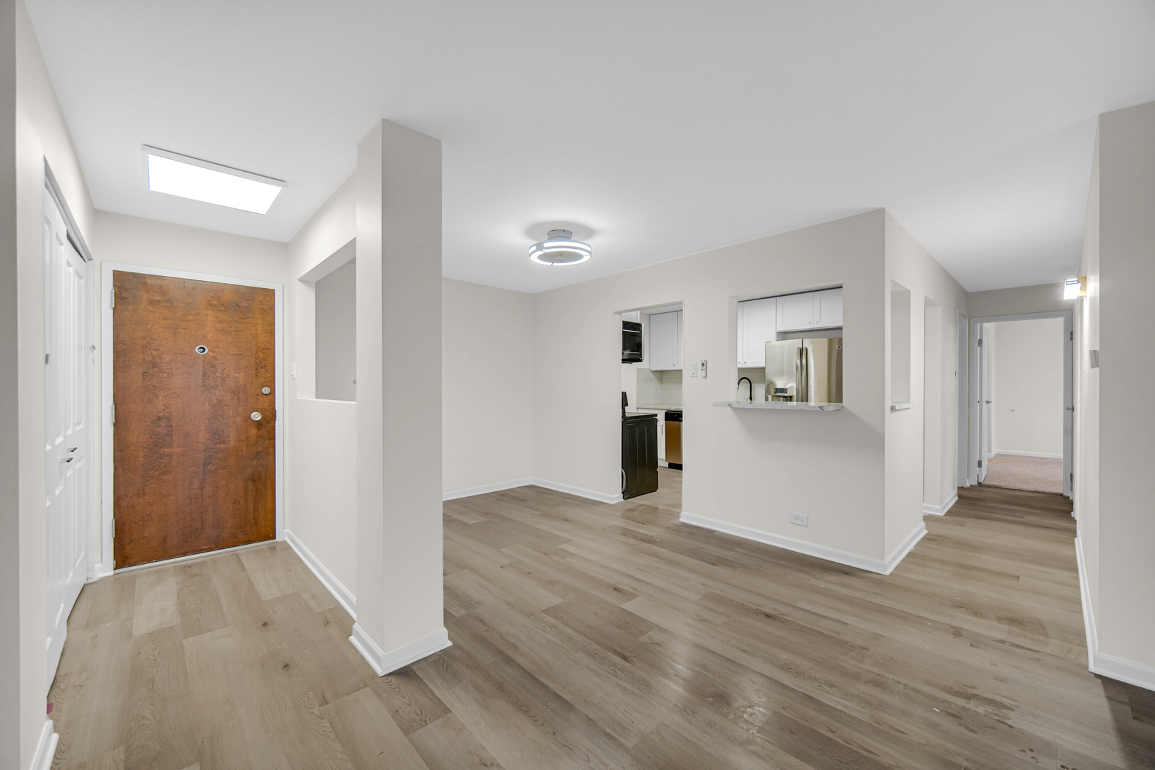 900 W Sunset Drive #405, Glenwood, IL 60425