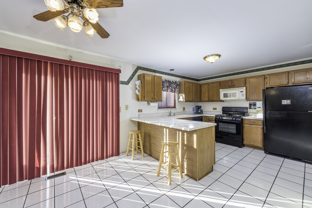 1834 Arbor Court, Gurnee, IL 60031