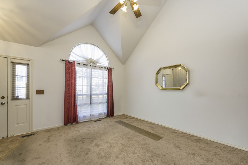 1834 Arbor Court, Gurnee, IL 60031