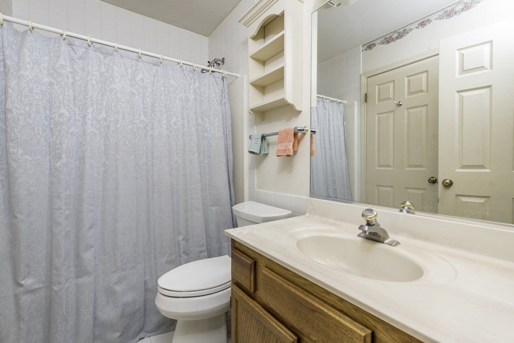 1834 Arbor Court, Gurnee, IL 60031