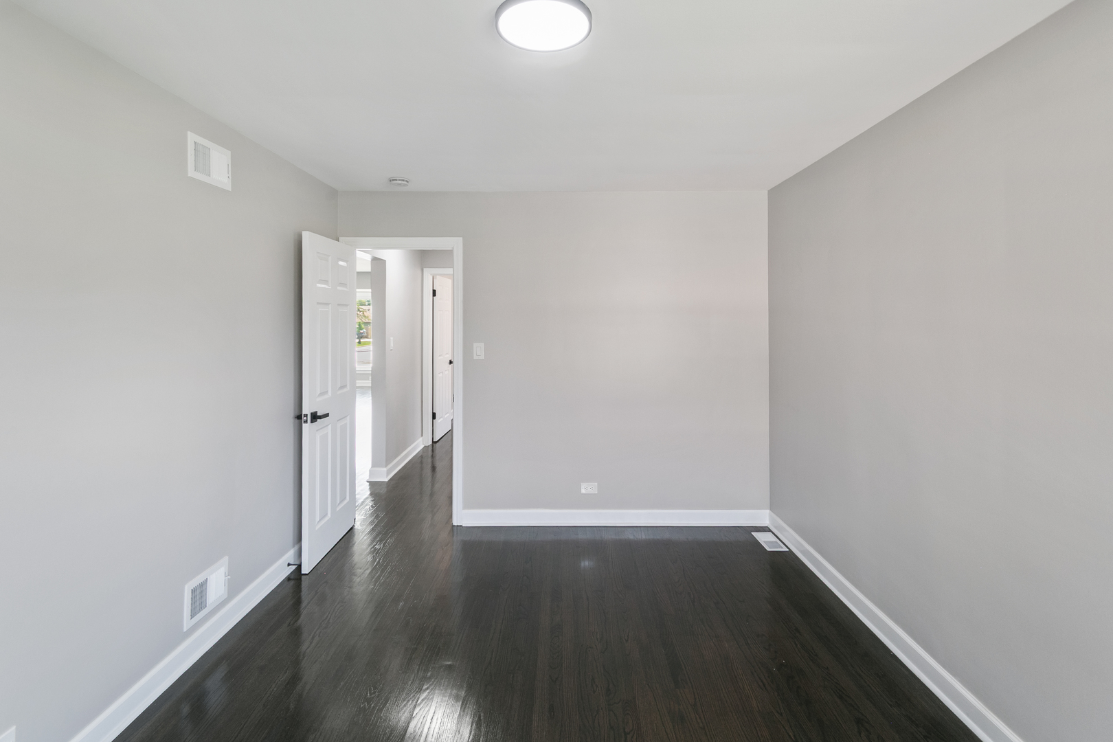 2263 S 14th Avenue, North Riverside, IL 60546