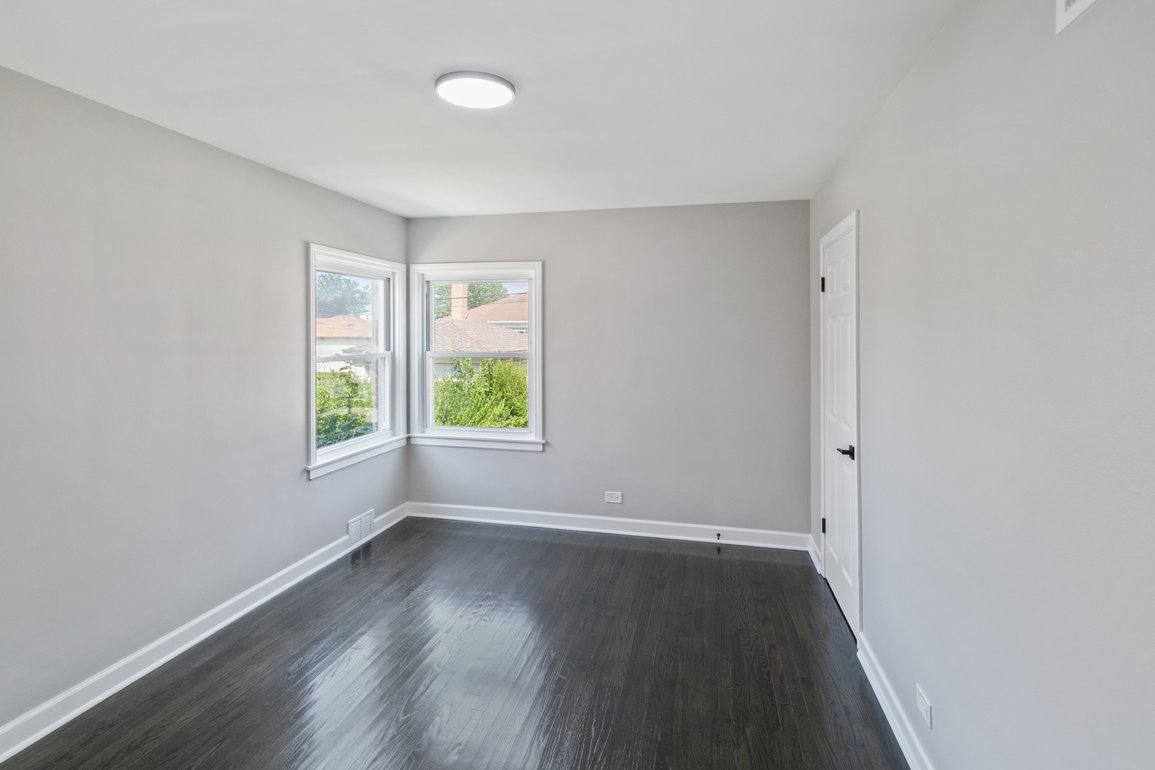 2263 S 14th Avenue, North Riverside, IL 60546