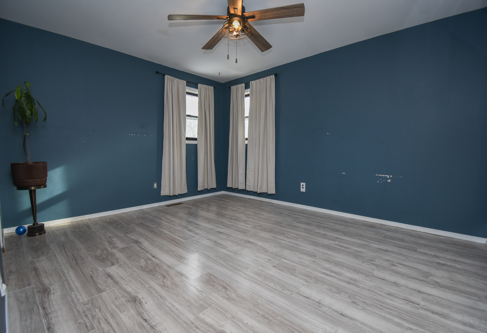 38169 N North Shore Avenue, Beach Park, IL 60087