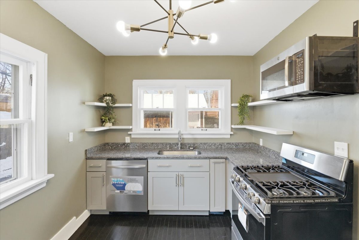 306 Oak Crest Street, Waukegan, IL 60085