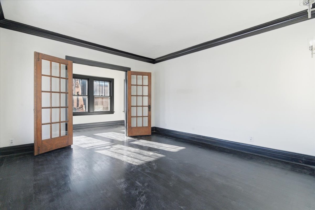 306 Oak Crest Street, Waukegan, IL 60085