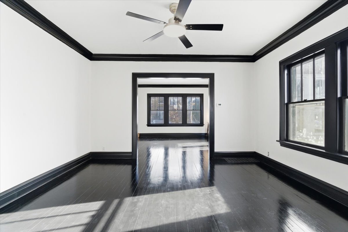 306 Oak Crest Street, Waukegan, IL 60085