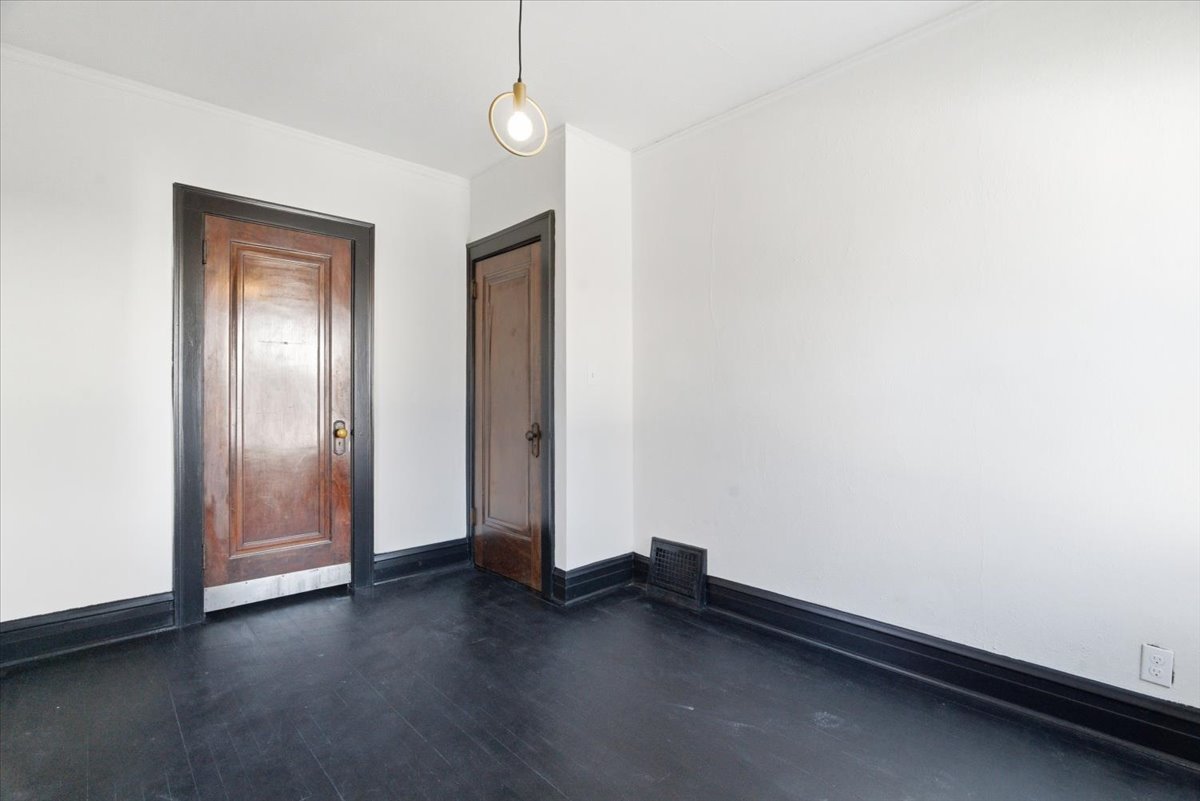 306 Oak Crest Street, Waukegan, IL 60085