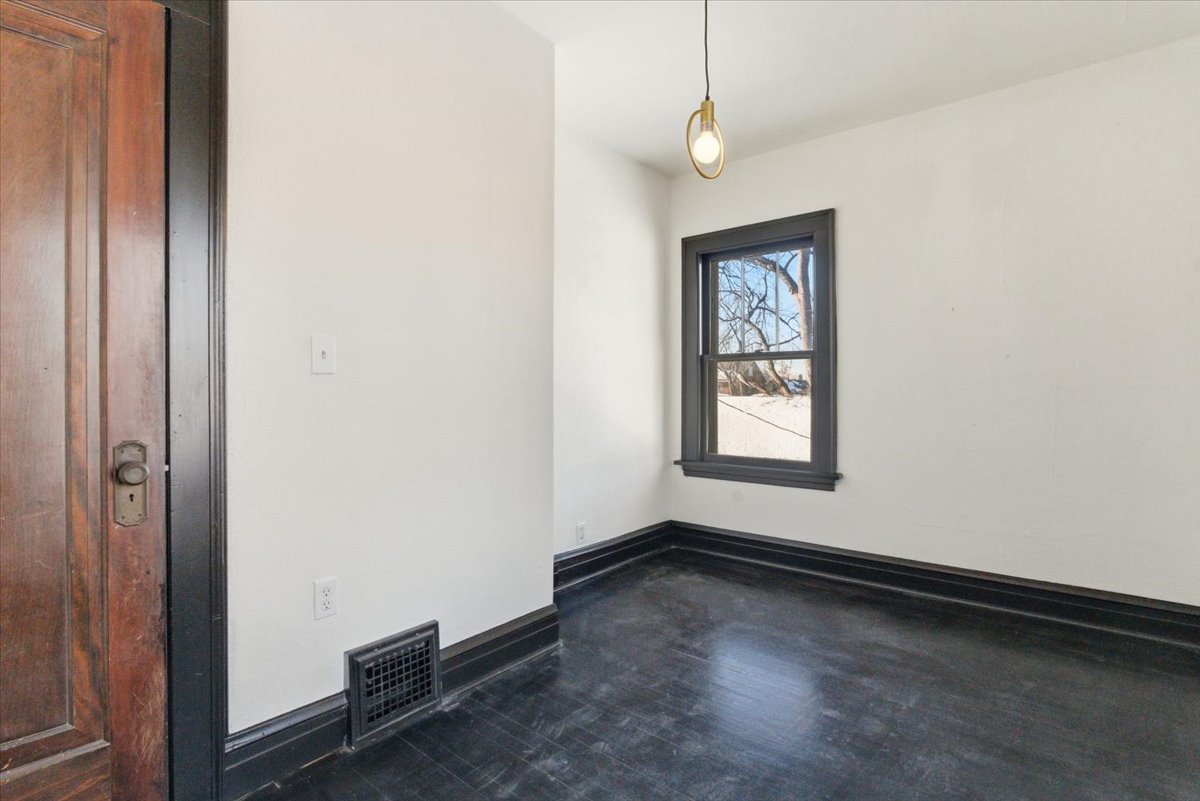 306 Oak Crest Street, Waukegan, IL 60085