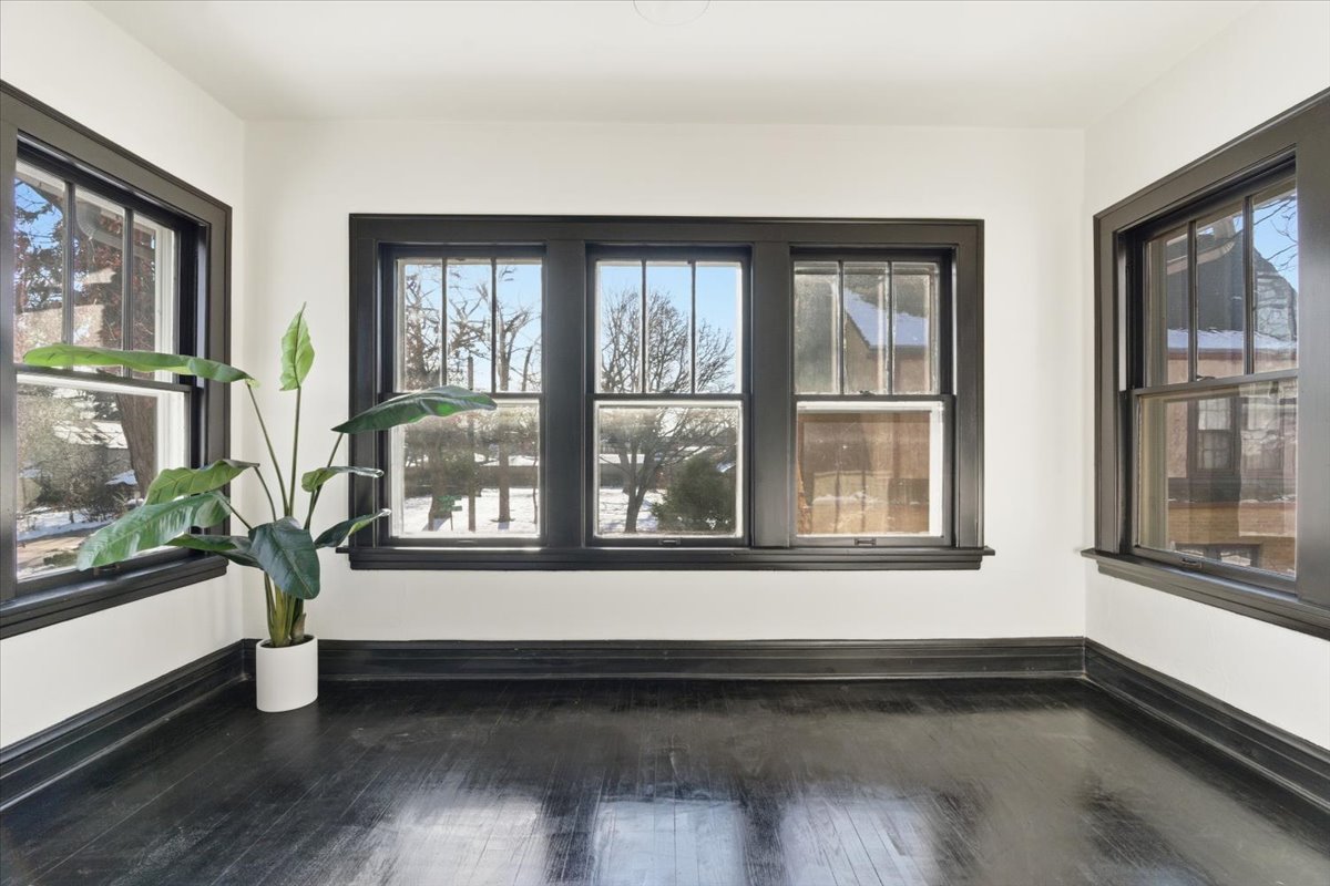 306 Oak Crest Street, Waukegan, IL 60085