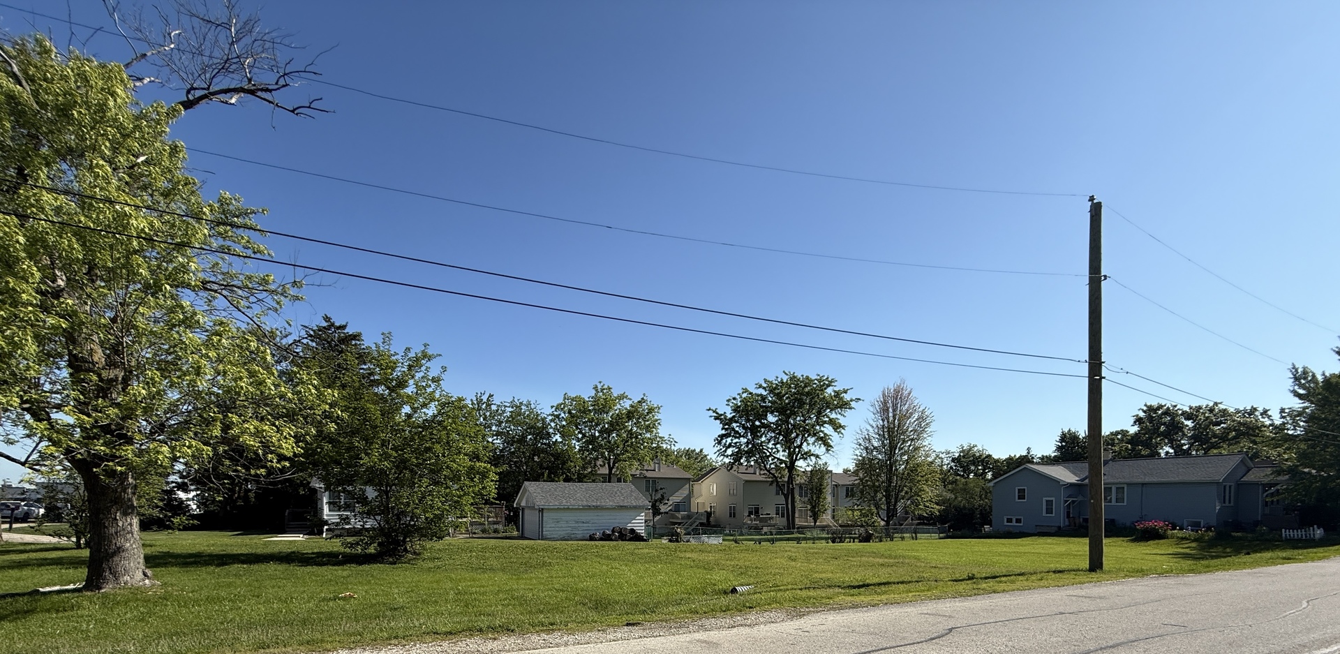 2160 Howard Avenue, Downers Grove, IL 60515