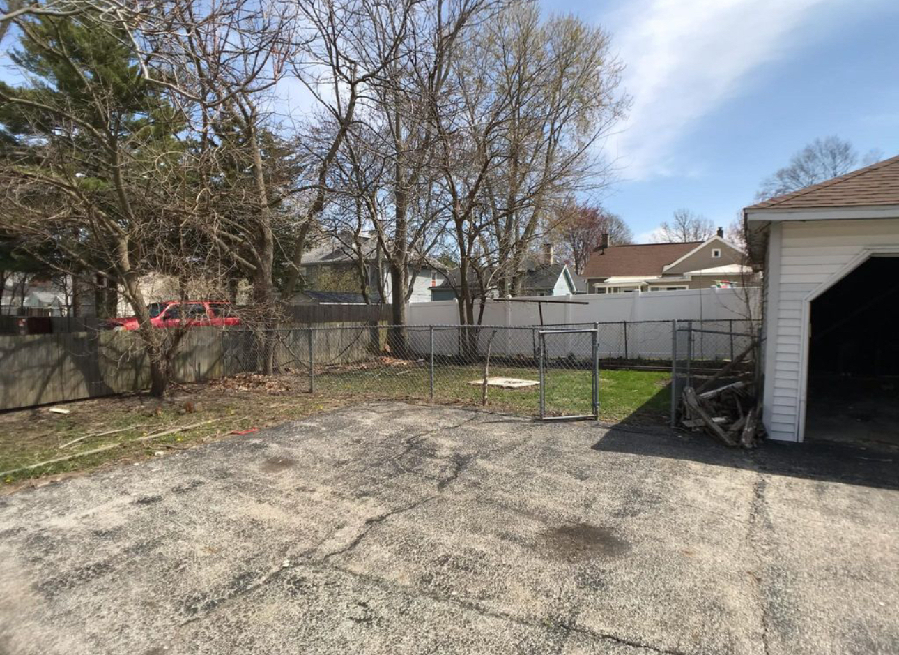 1110 S Main Street, Bloomington, IL 61701