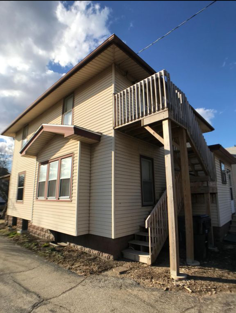 1110 S Main Street, Bloomington, IL 61701