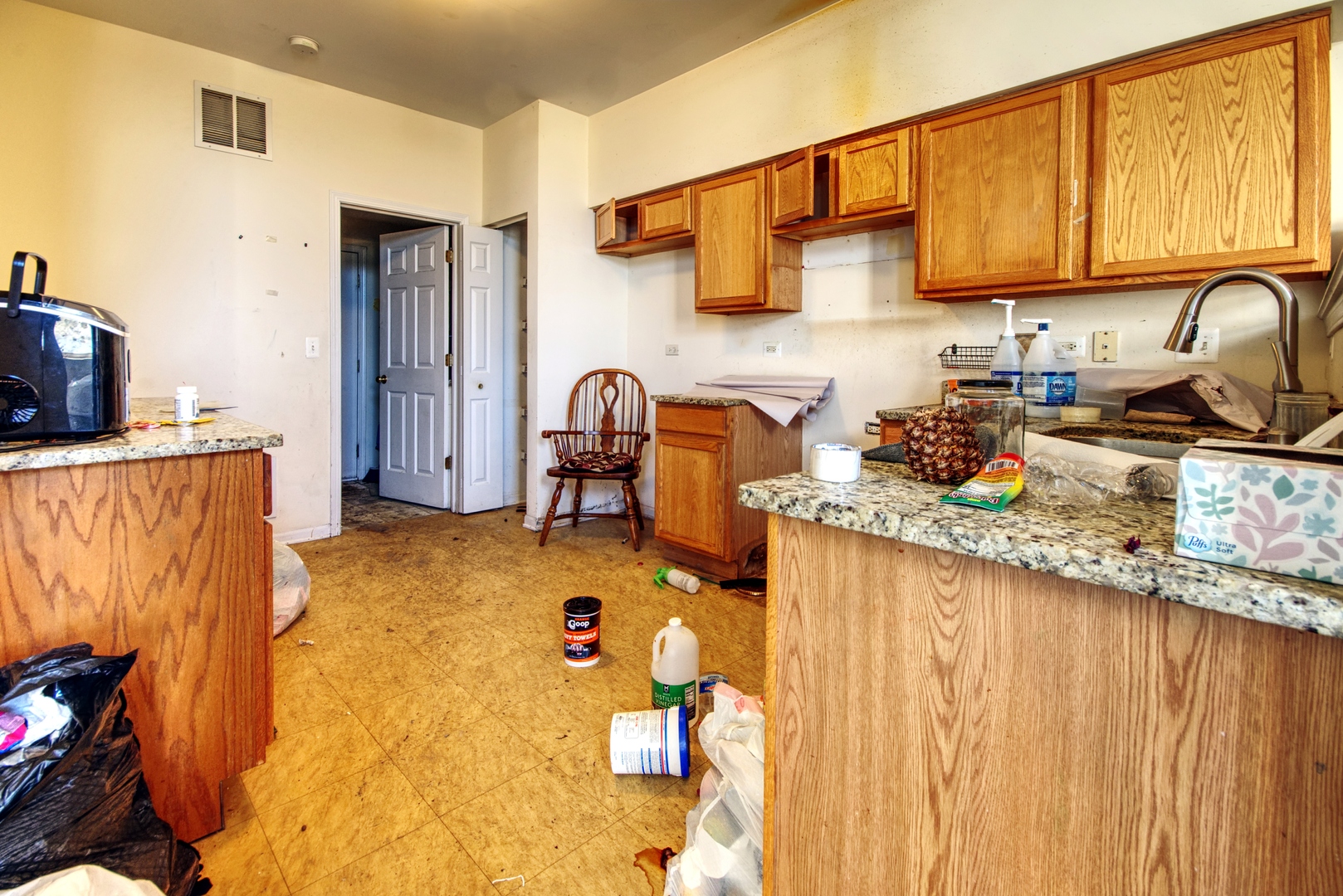 16432 Club Court, Crest Hill, IL 60403