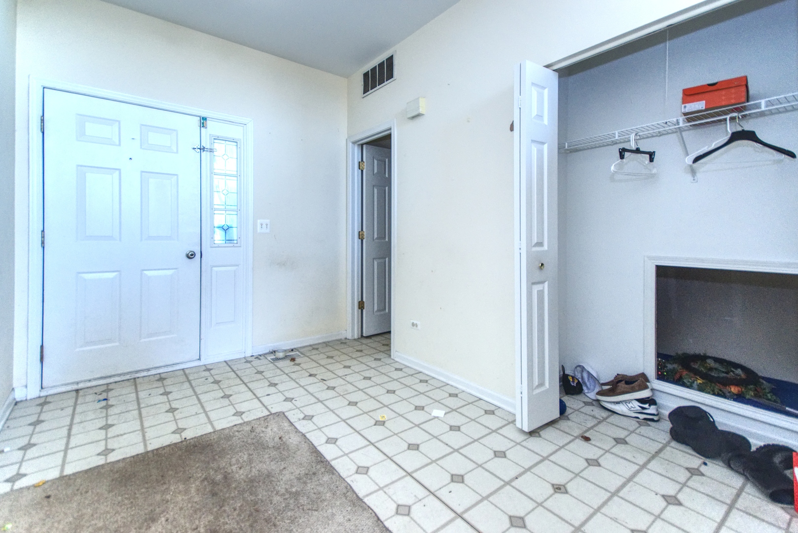 16432 Club Court, Crest Hill, IL 60403