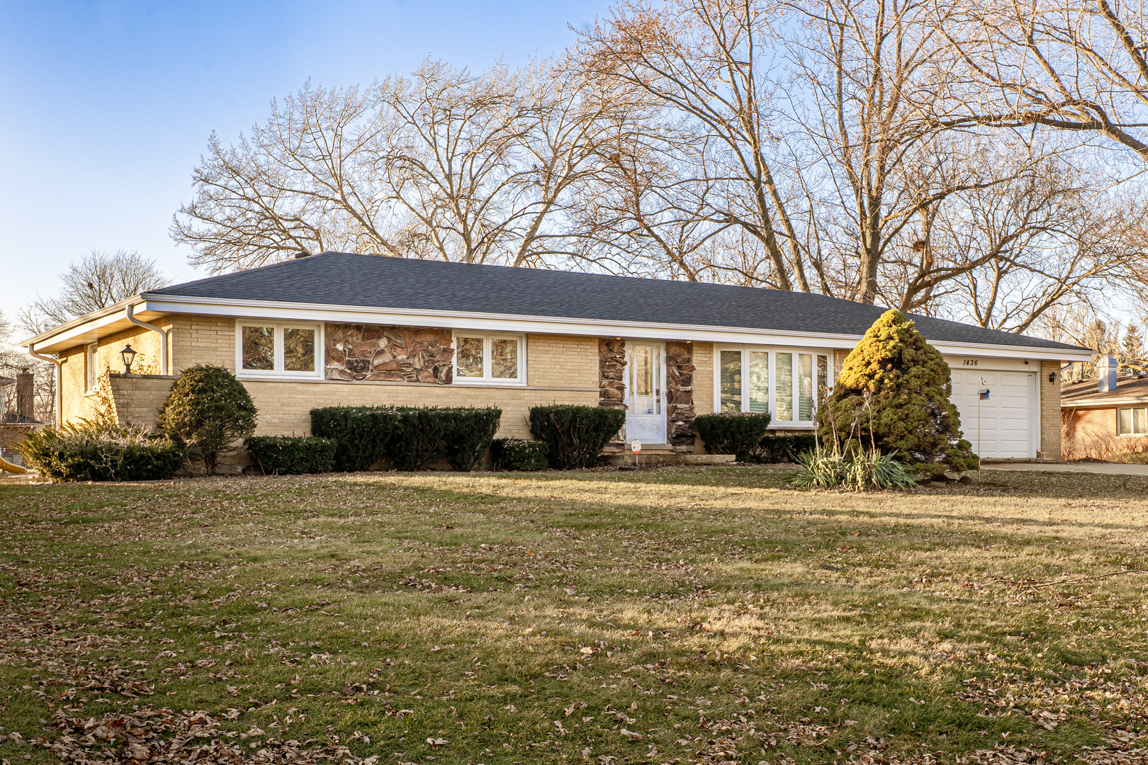 1436 Greenview Court, Schaumburg, IL 60193