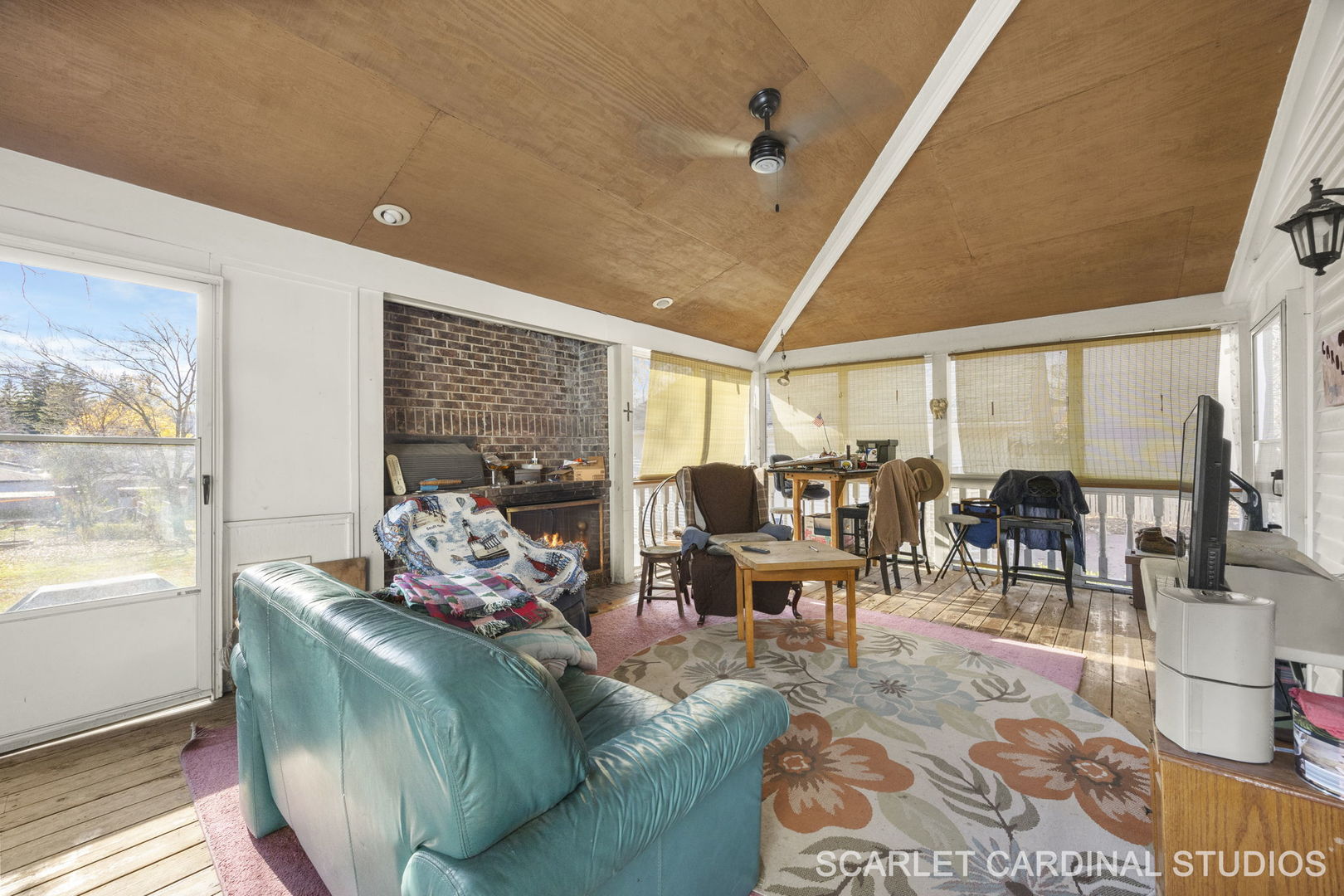 27 E Jackson Street, Villa Park, IL 60181