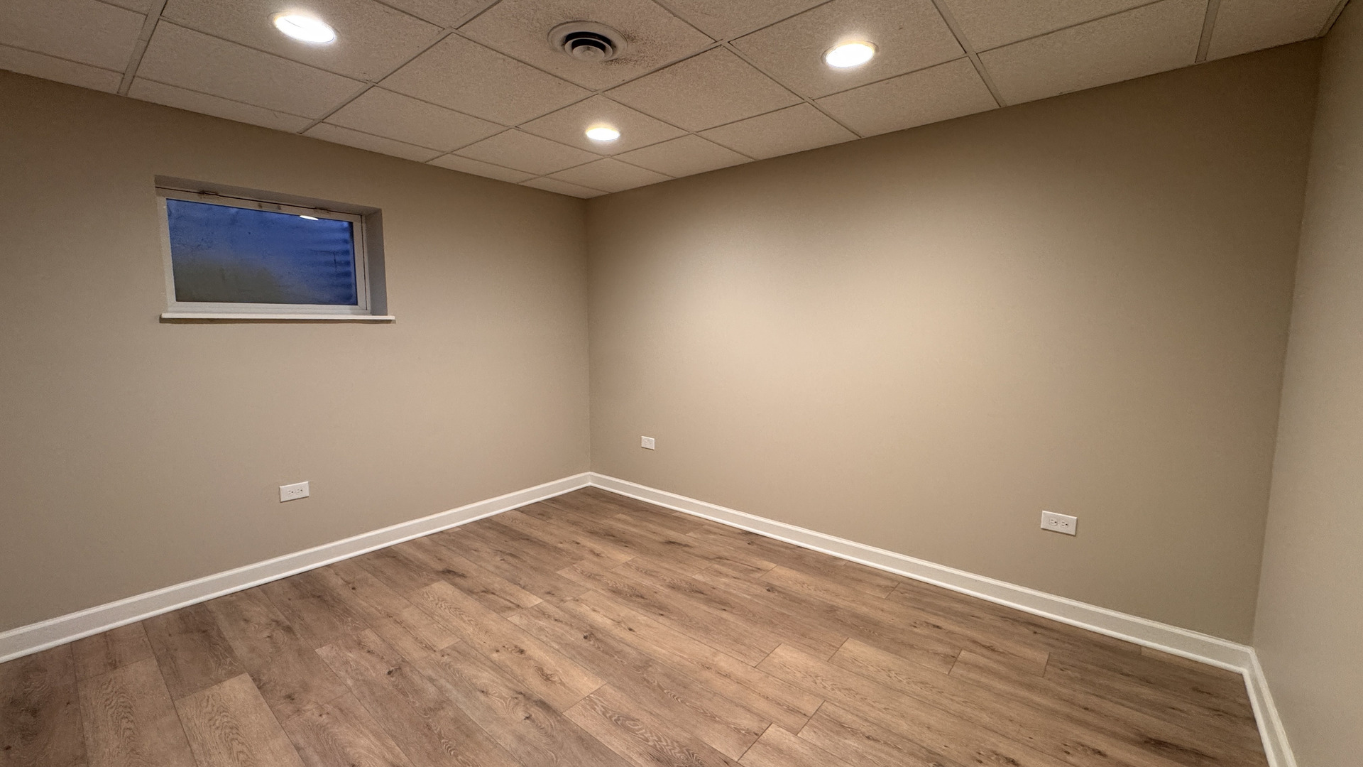 253 E 165TH Street, South Holland, IL 60473