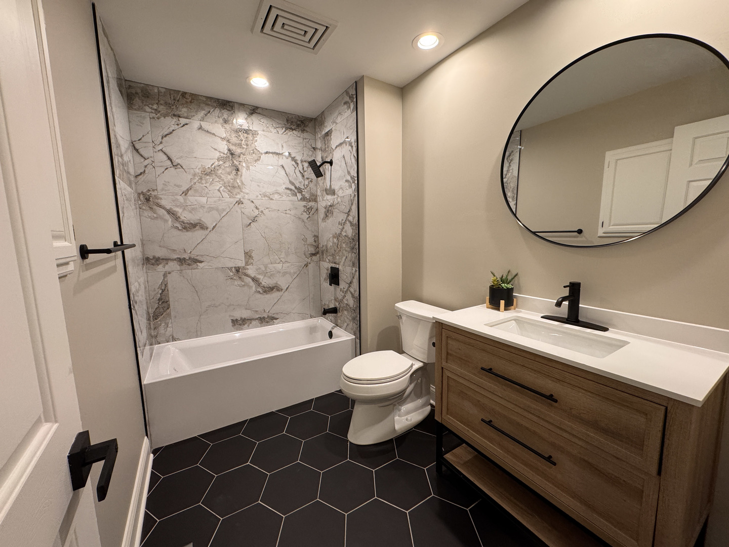 253 E 165TH Street, South Holland, IL 60473