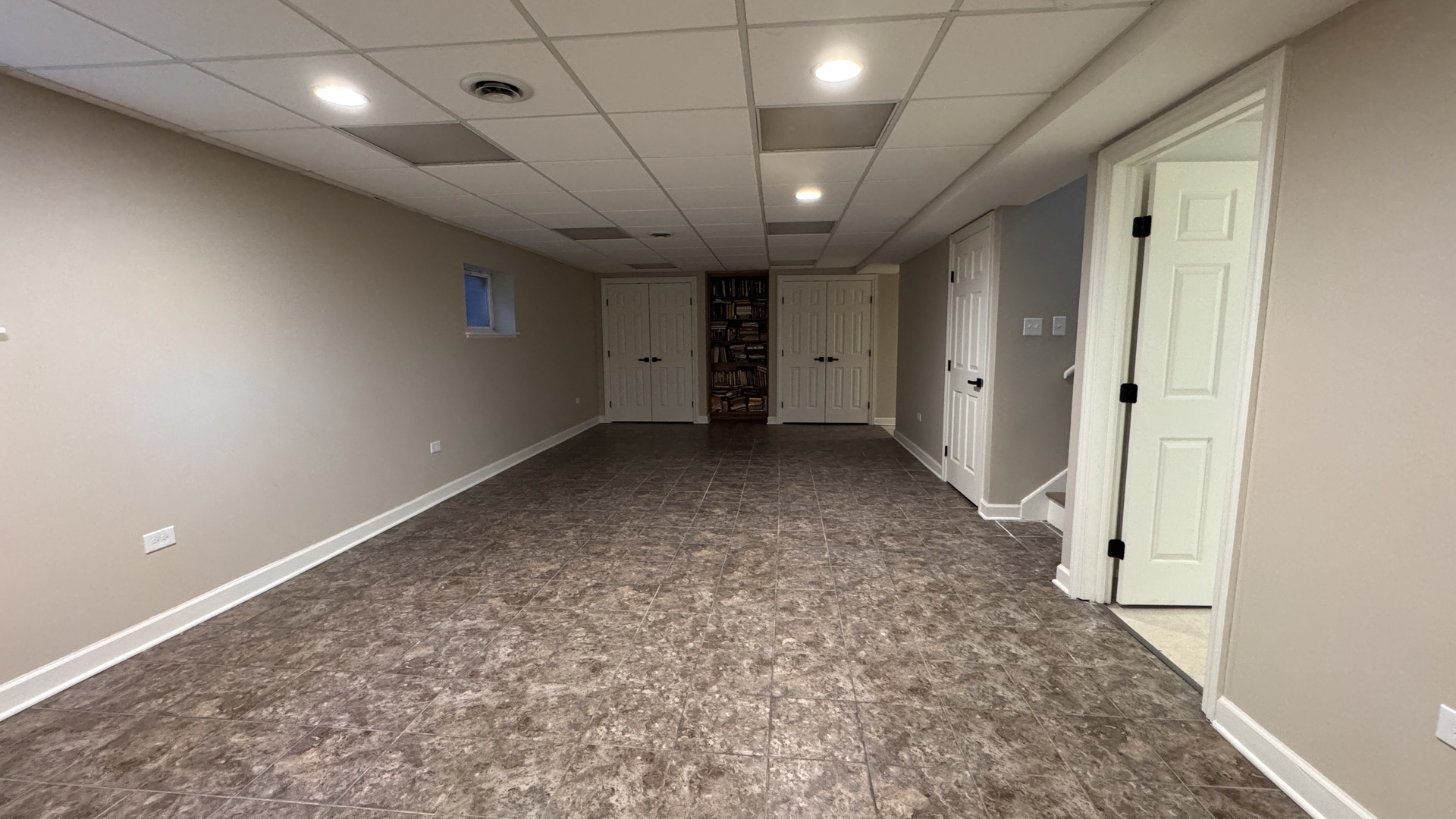 253 E 165TH Street, South Holland, IL 60473