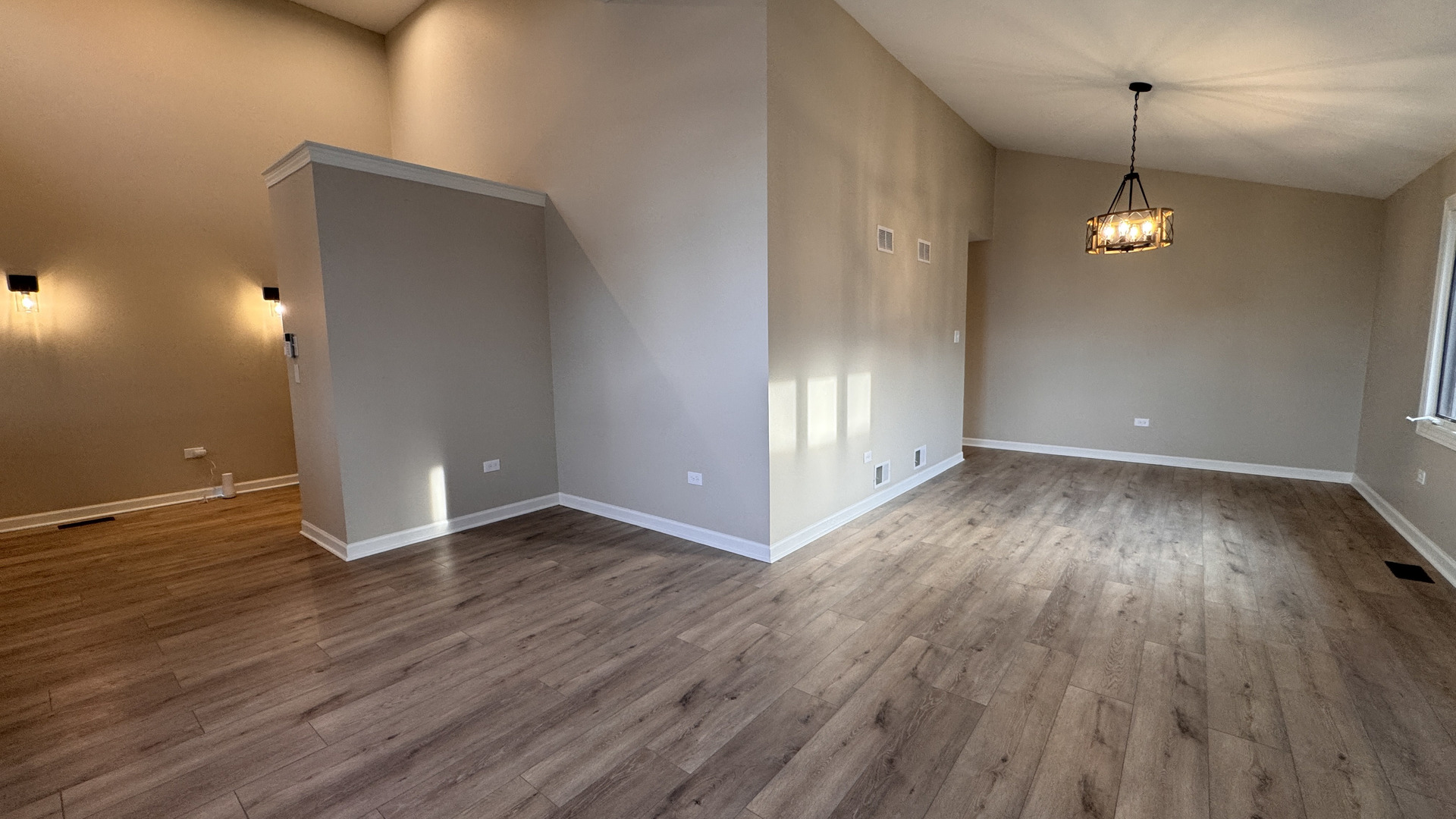 253 E 165TH Street, South Holland, IL 60473