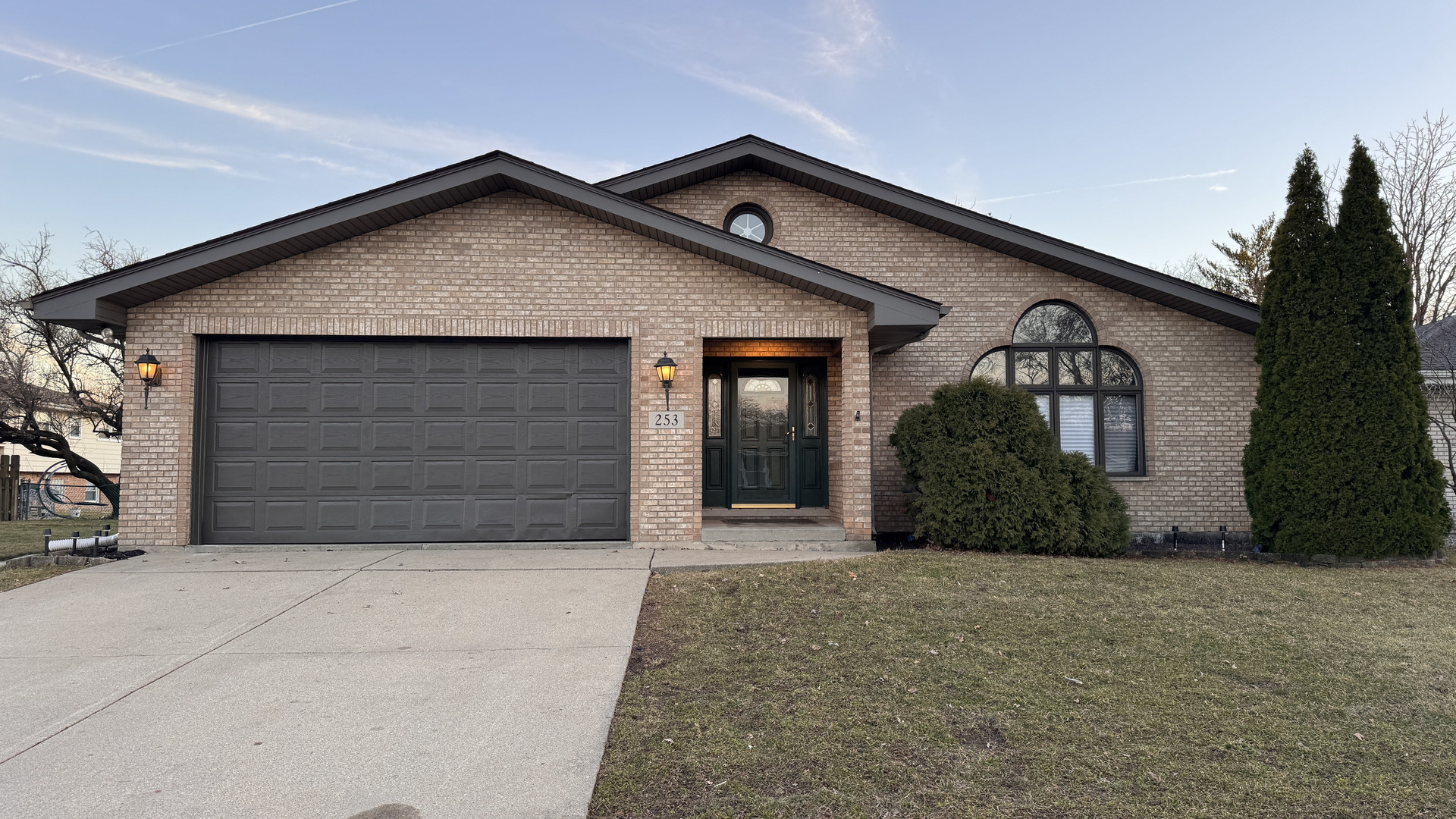 253 E 165TH Street, South Holland, IL 60473