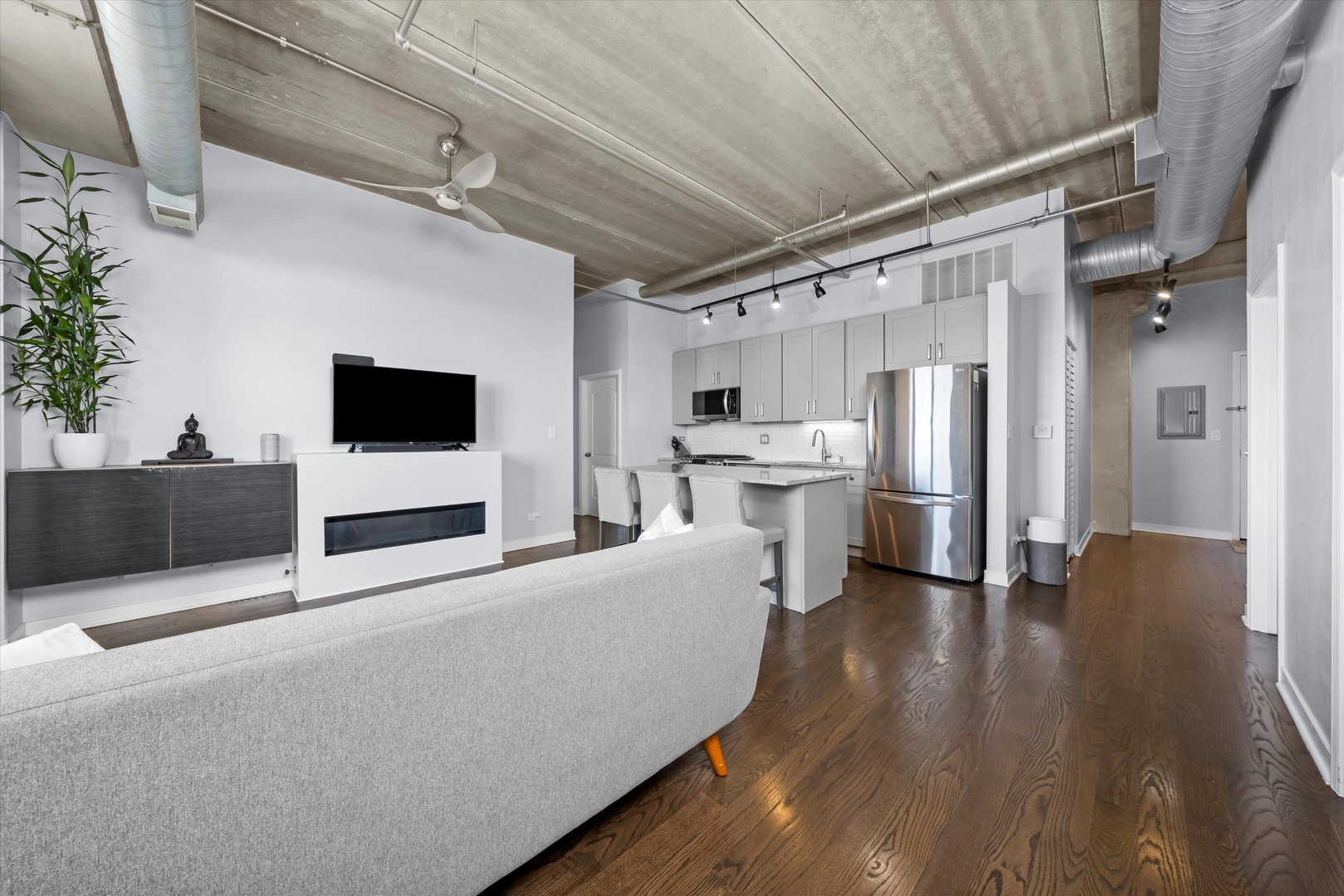 811 W 15th Place #709, Chicago, IL 60608