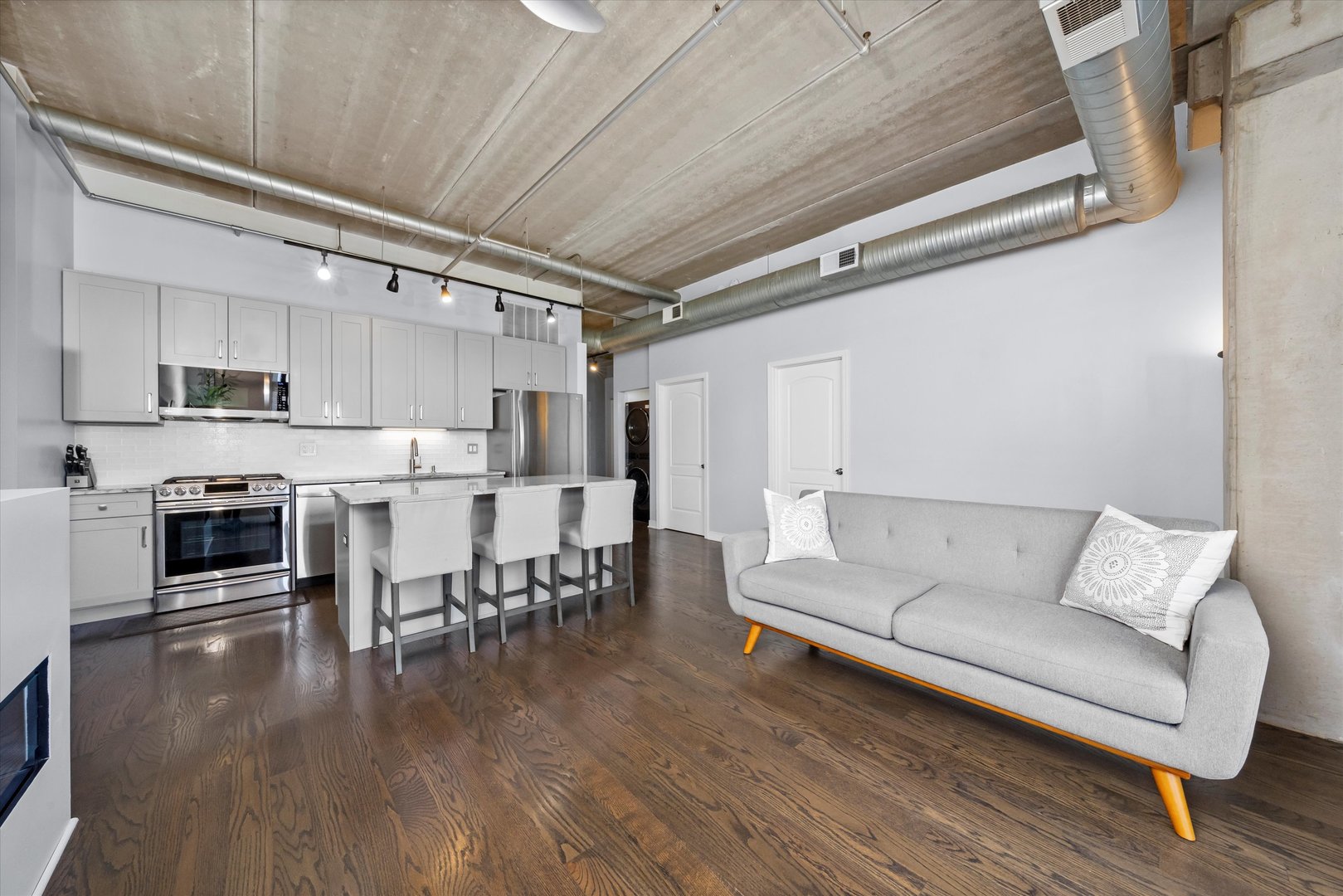 811 W 15th Place #709, Chicago, IL 60608