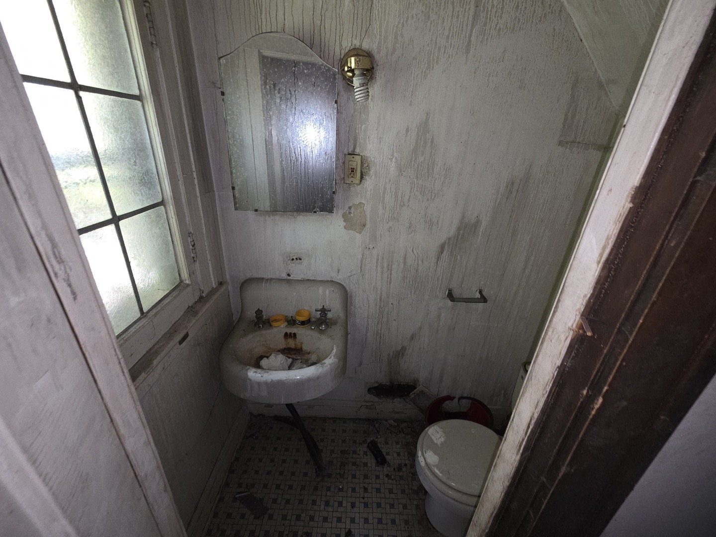 61 E 155th Street, Harvey, IL 60426