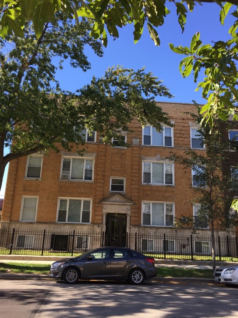 4042 S CALUMET Avenue #3S, Chicago, IL 60653