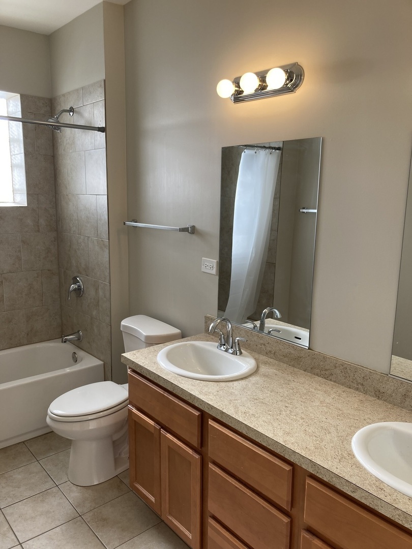 4042 S CALUMET Avenue #3S, Chicago, IL 60653