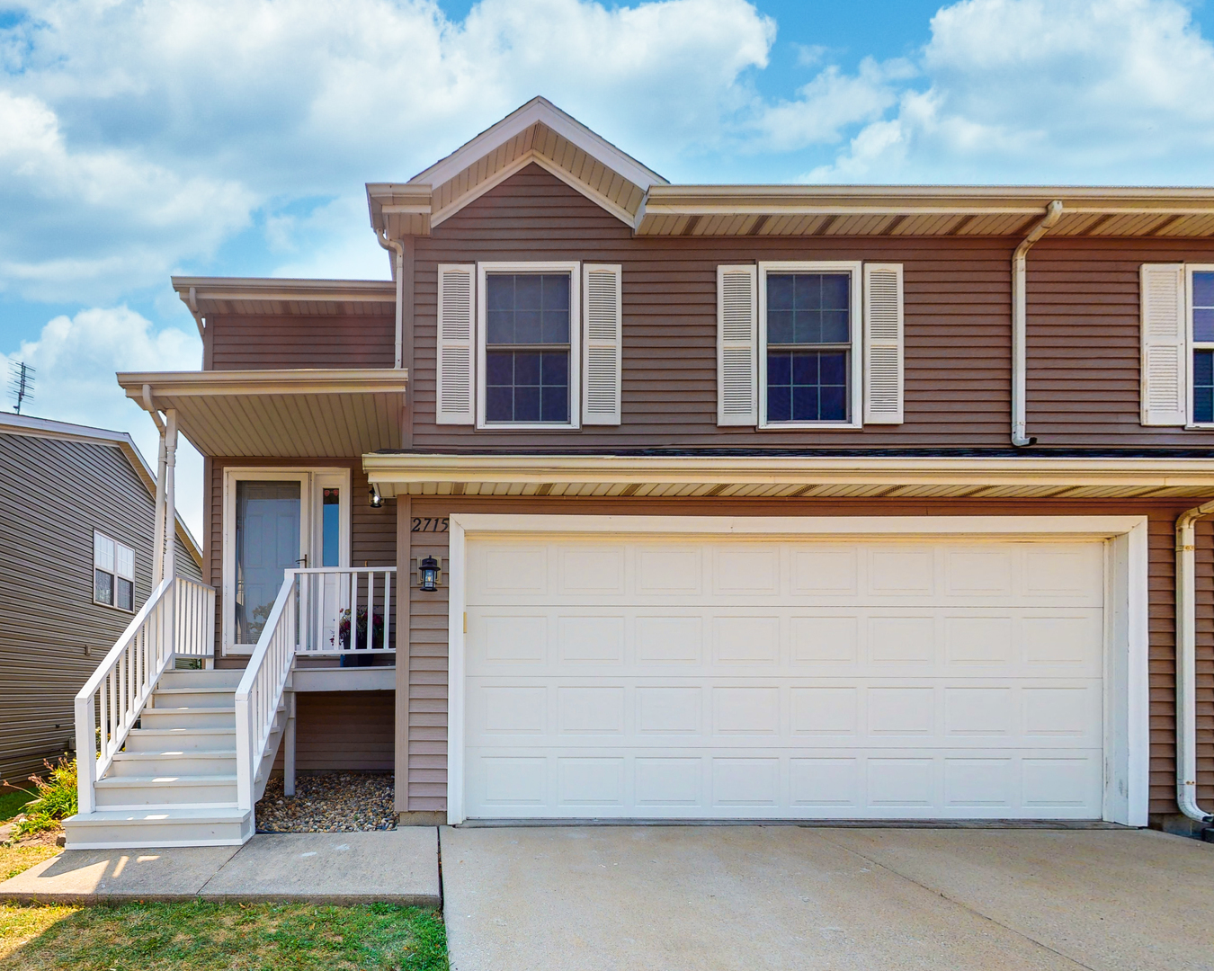 2715 Arrowhead Drive, Bloomington, IL 61704