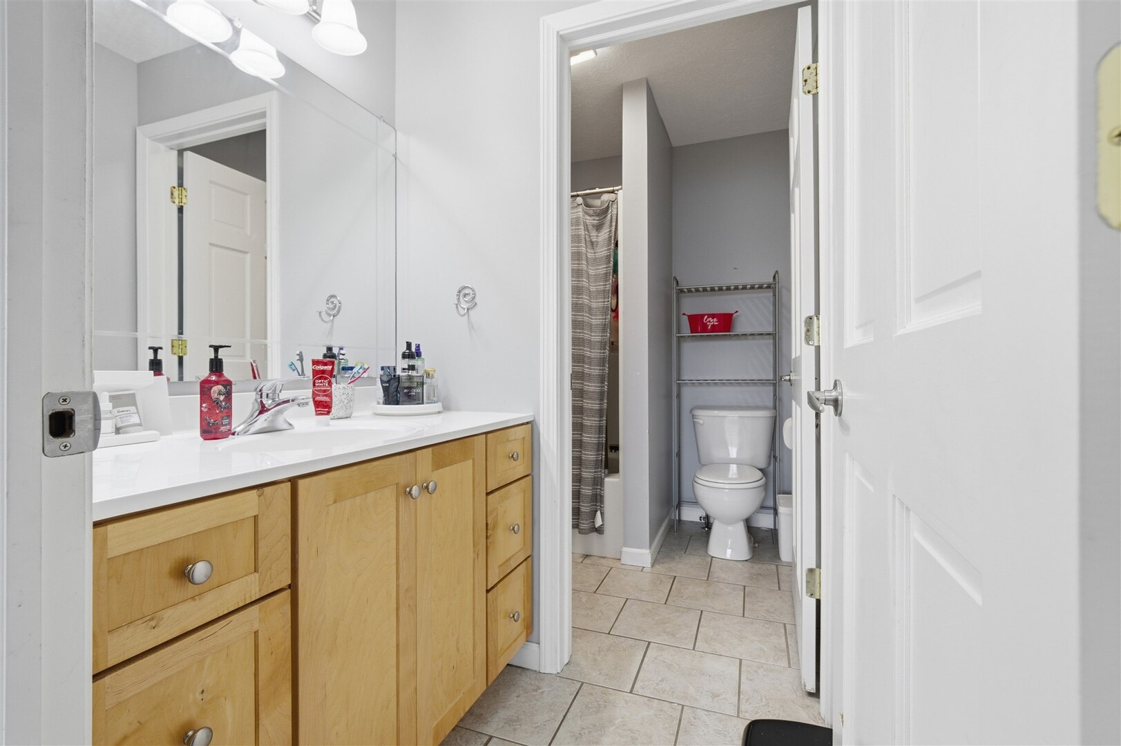 9821 Gabriel Drive, Bloomington, IL 61705