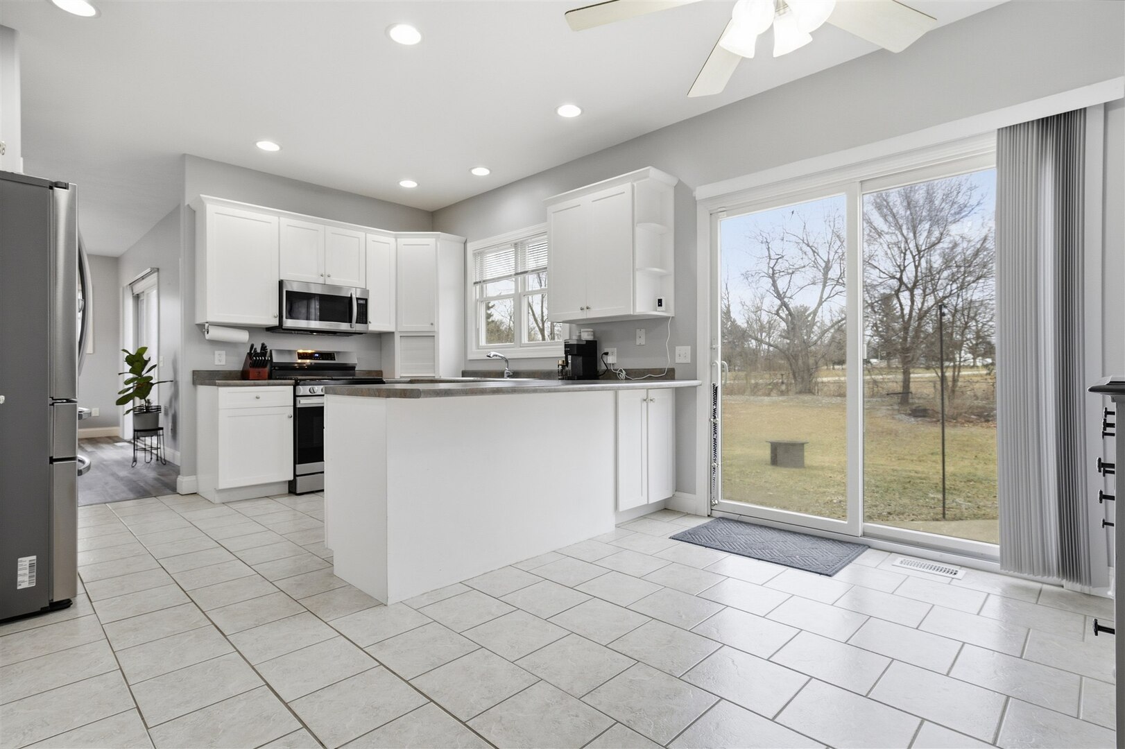 9821 Gabriel Drive, Bloomington, IL 61705