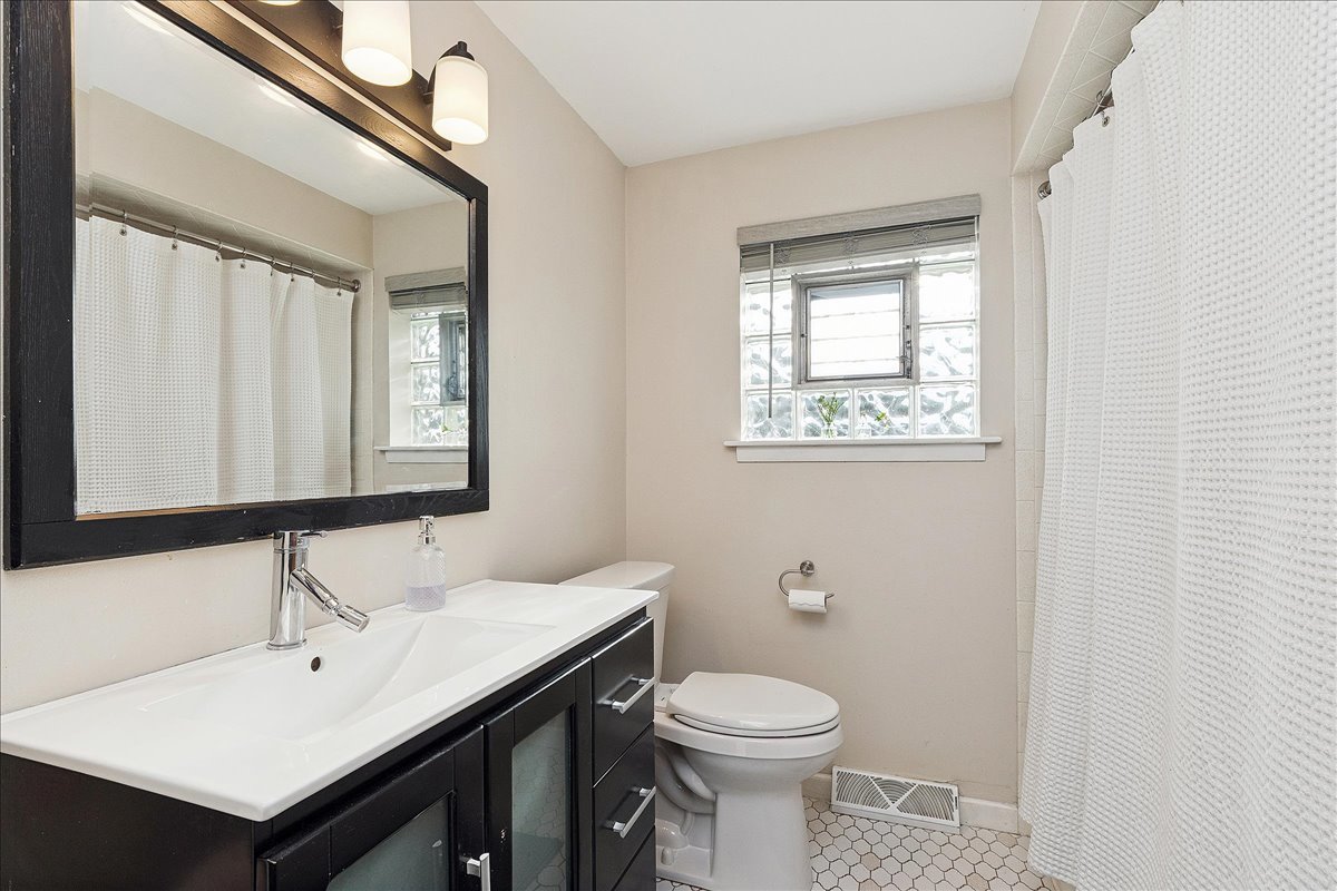 18522 Dixie Highway, Homewood, IL 60430