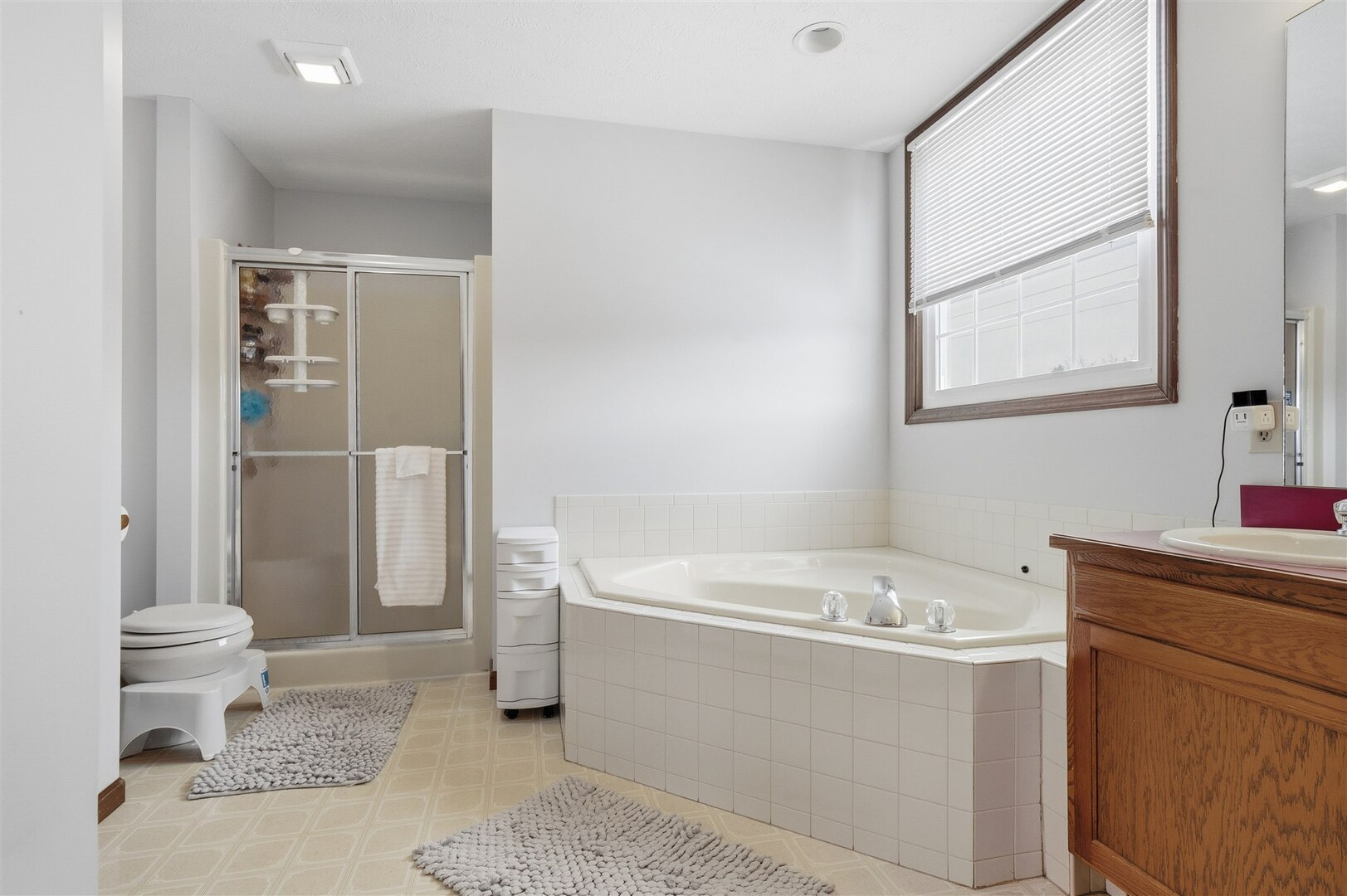 59 Bandecon Way, Bloomington, IL 61704