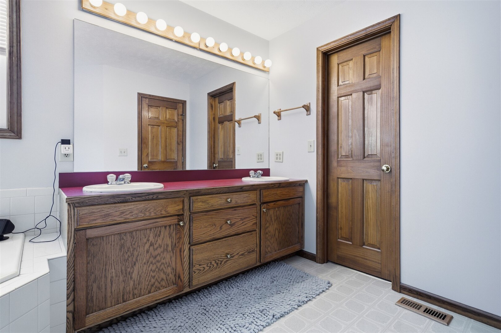 59 Bandecon Way, Bloomington, IL 61704