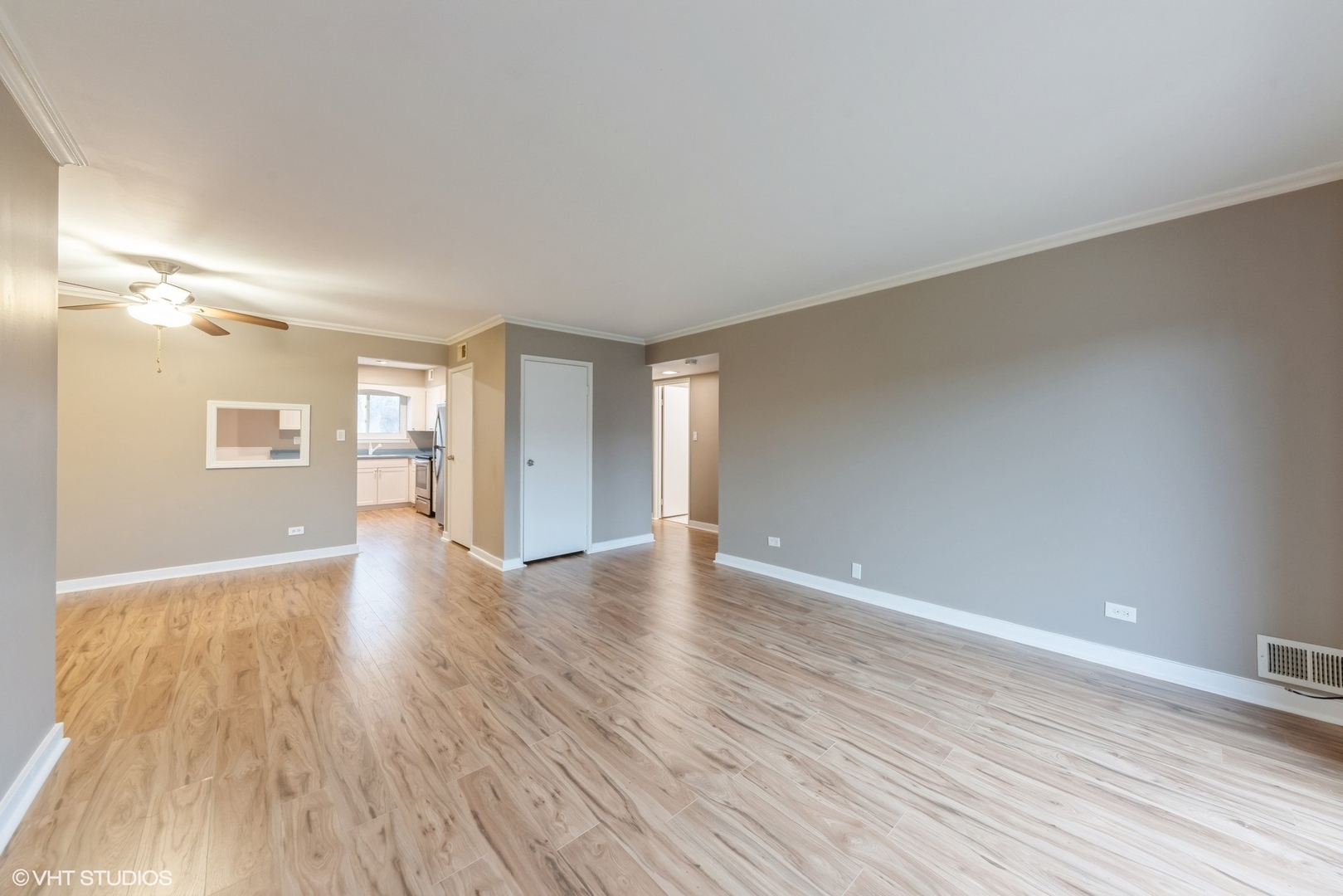 9423 Bay Colony Drive #2S, Des Plaines, IL 60016