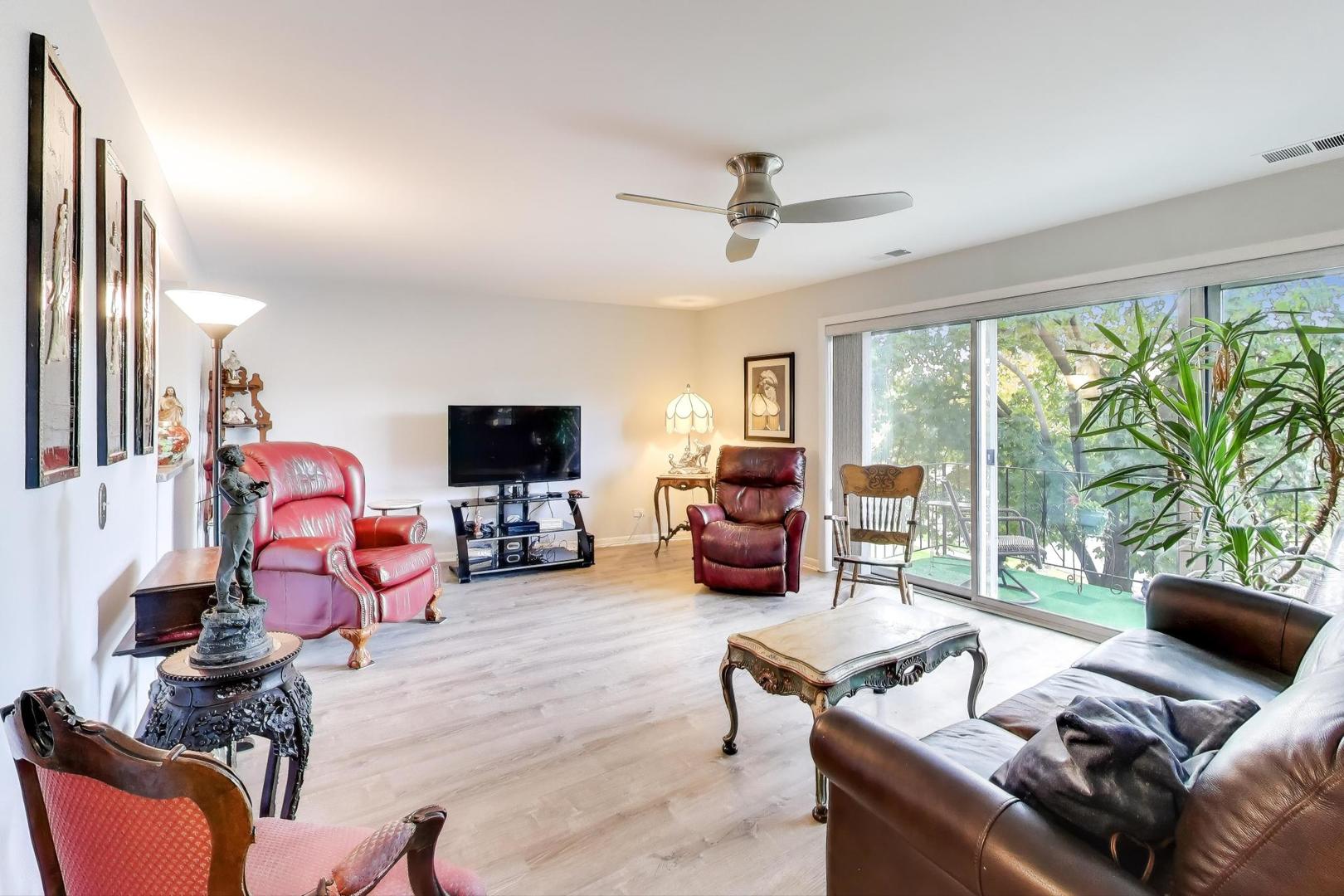 1025 S Fernandez Avenue #3B, Arlington Heights, IL 60005