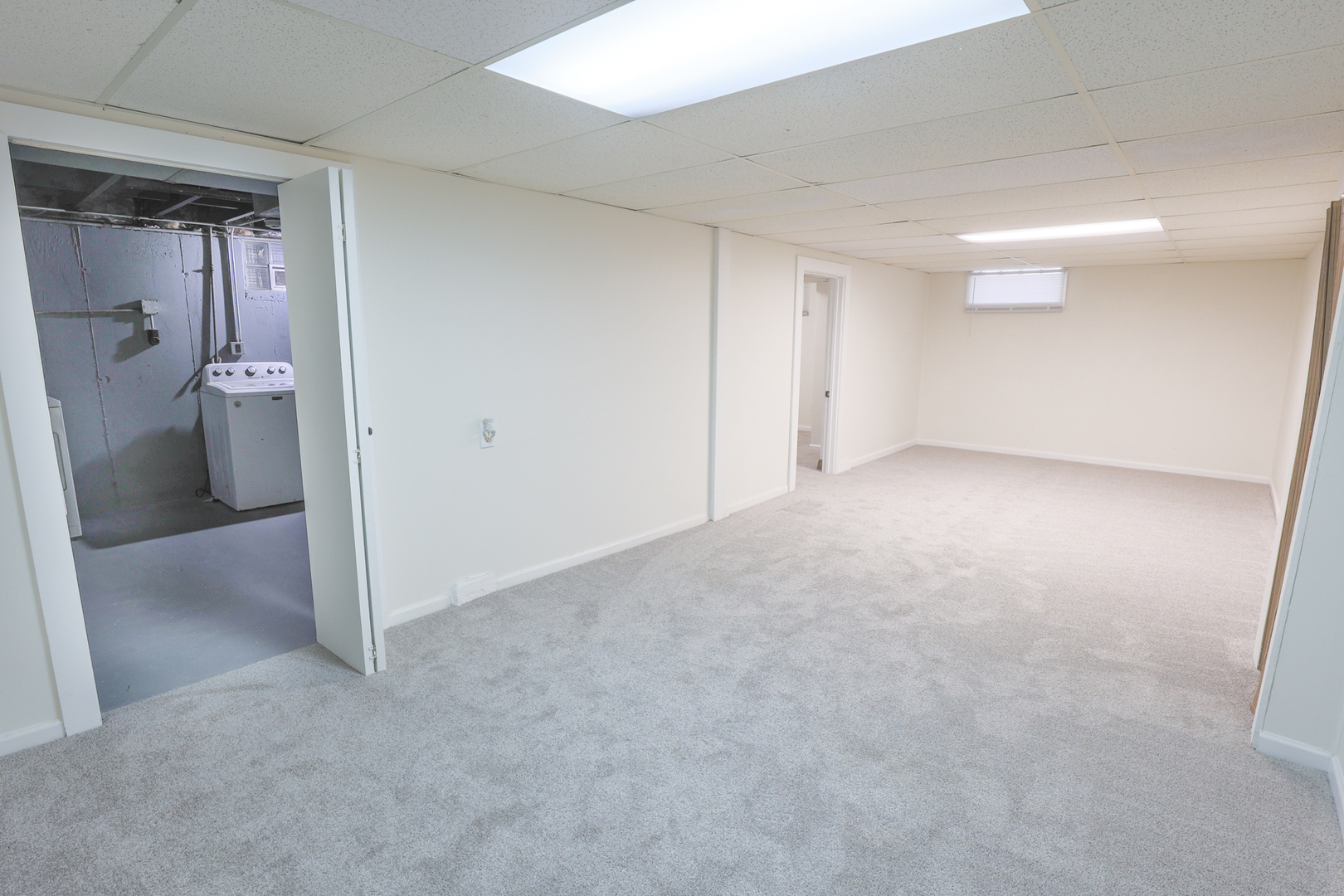 2820 N Elmwood Avenue, Waukegan, IL 60087