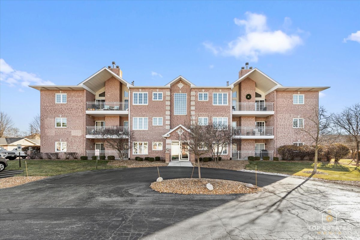 17950 Settlers Pond Way #3B, Orland Park, IL 60467