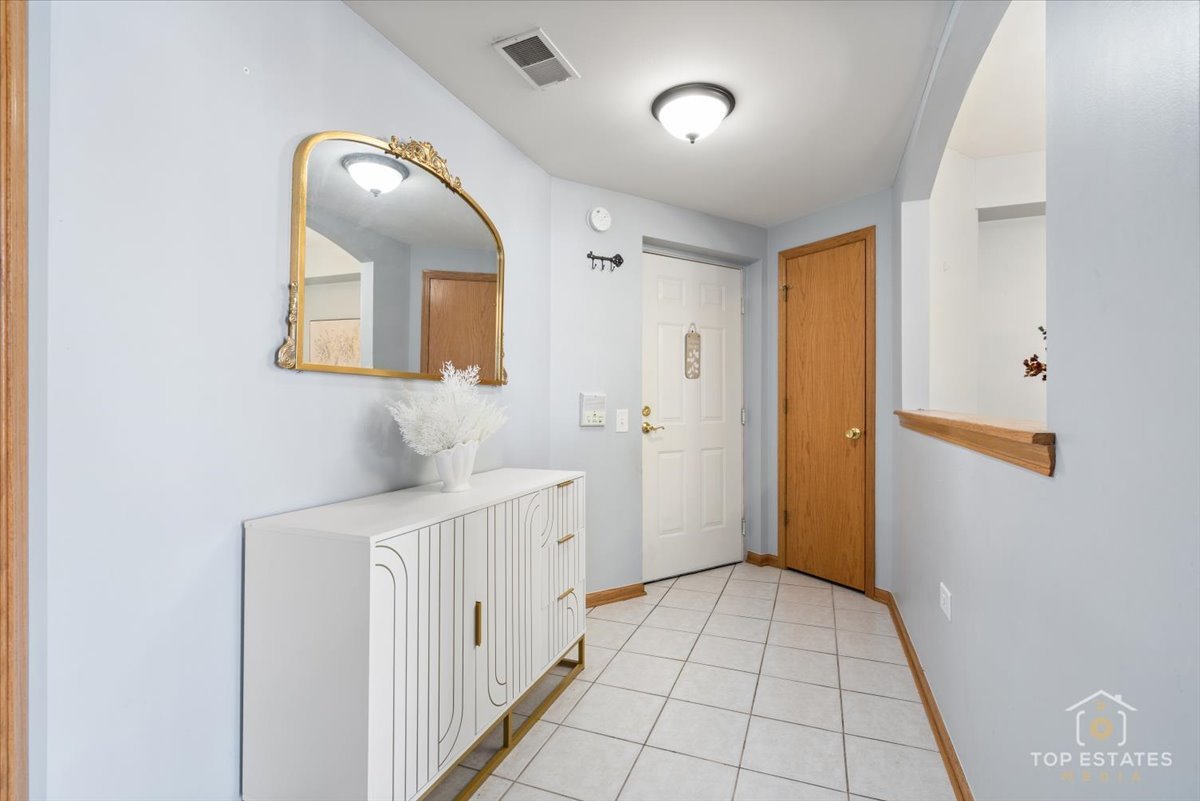 17950 Settlers Pond Way #3B, Orland Park, IL 60467