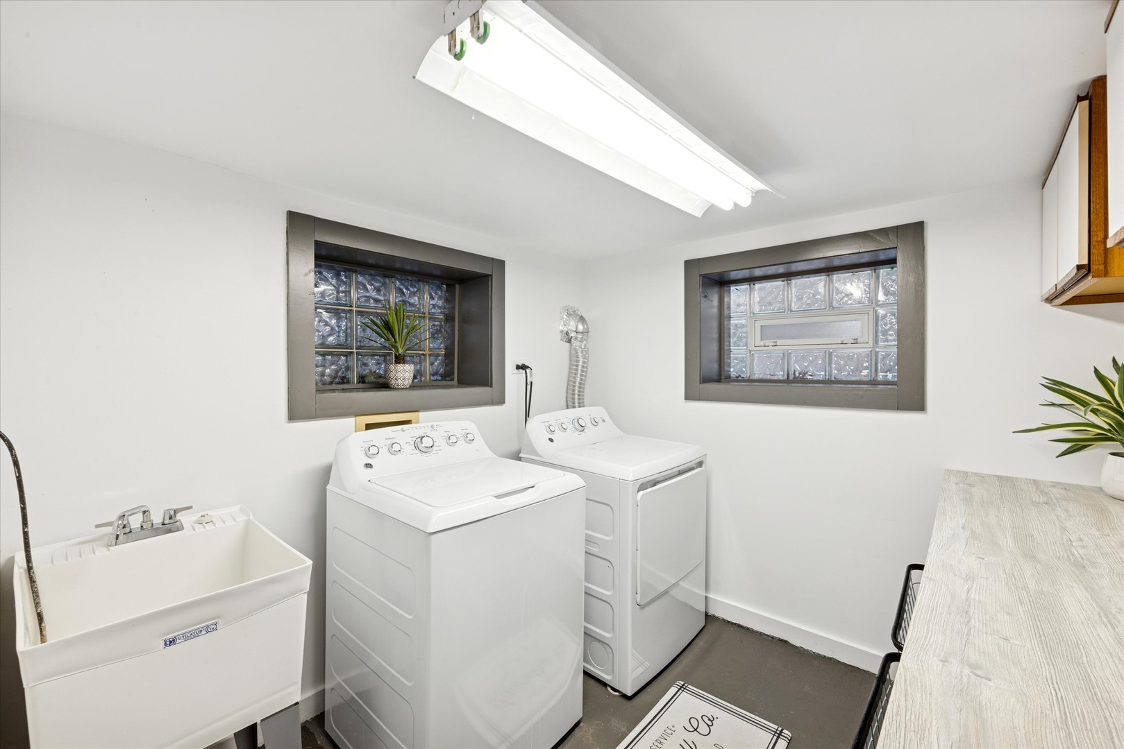 579 Lee Street, Glen Ellyn, IL 60137