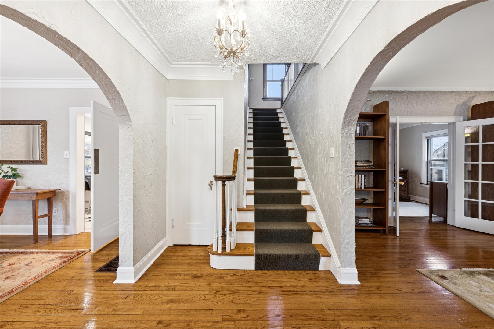 579 Lee Street, Glen Ellyn, IL 60137