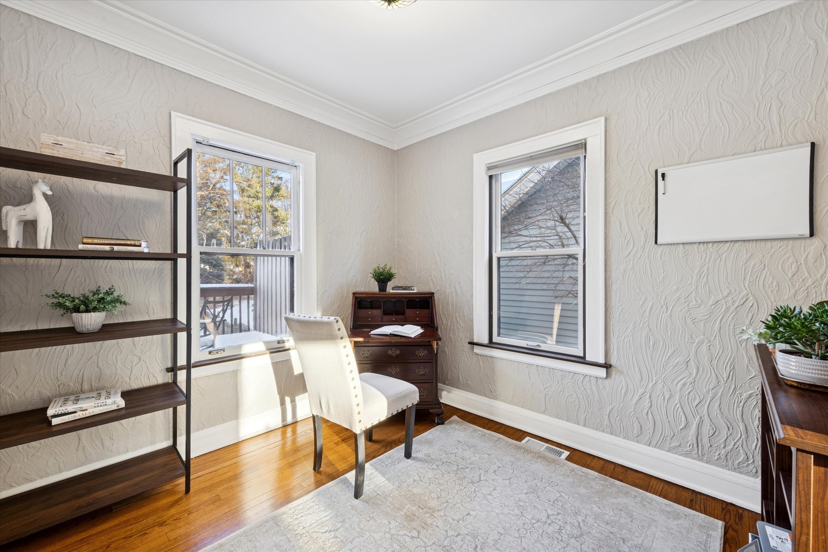 579 Lee Street, Glen Ellyn, IL 60137