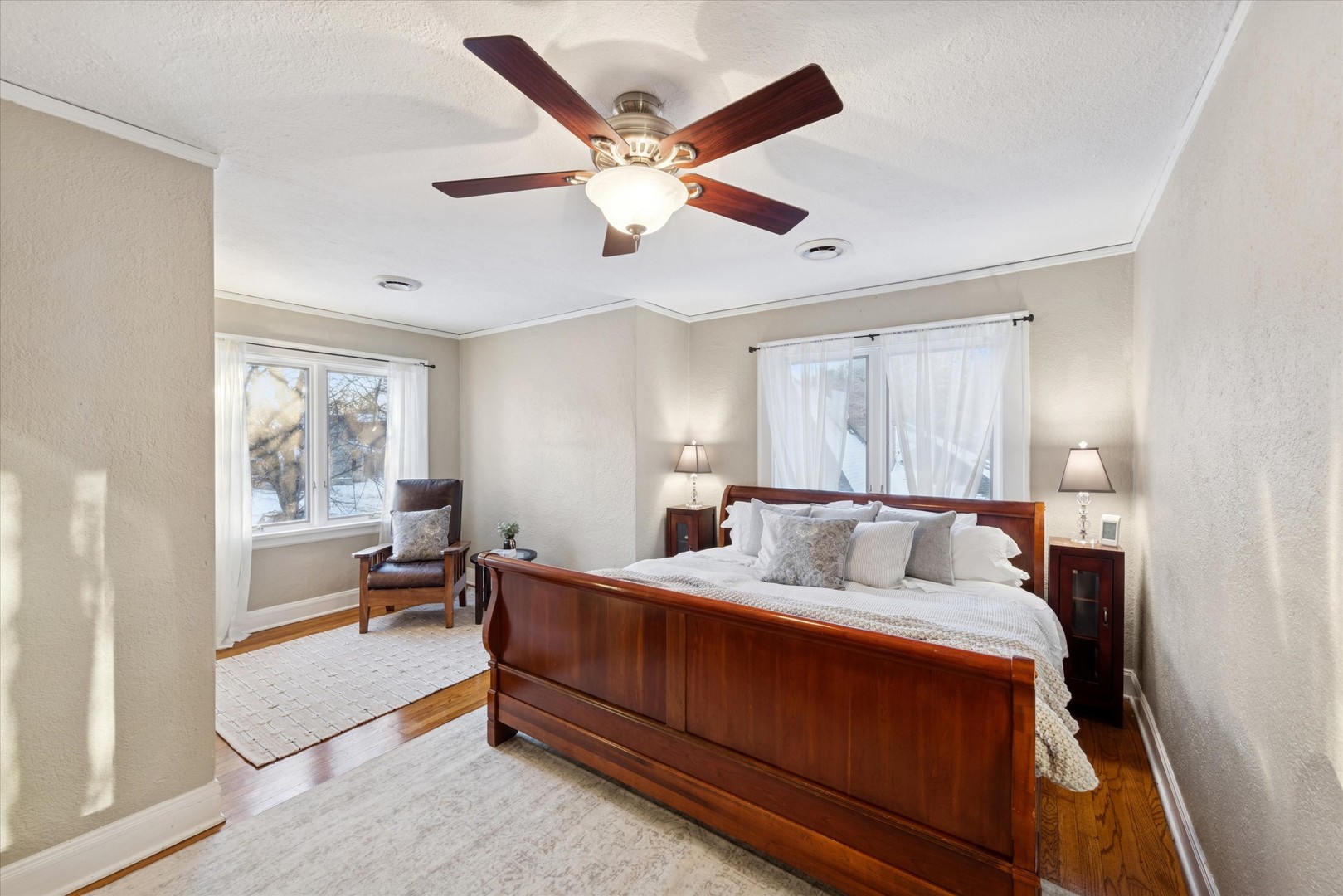 579 Lee Street, Glen Ellyn, IL 60137