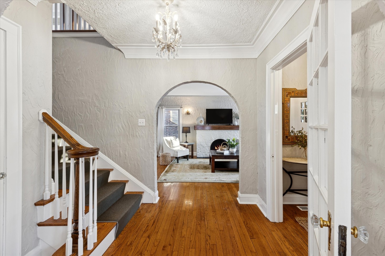 579 Lee Street, Glen Ellyn, IL 60137