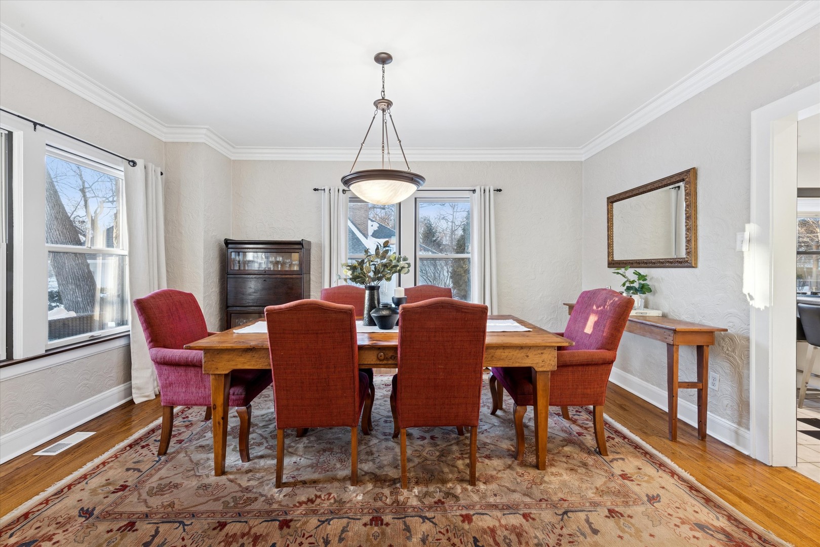 579 Lee Street, Glen Ellyn, IL 60137