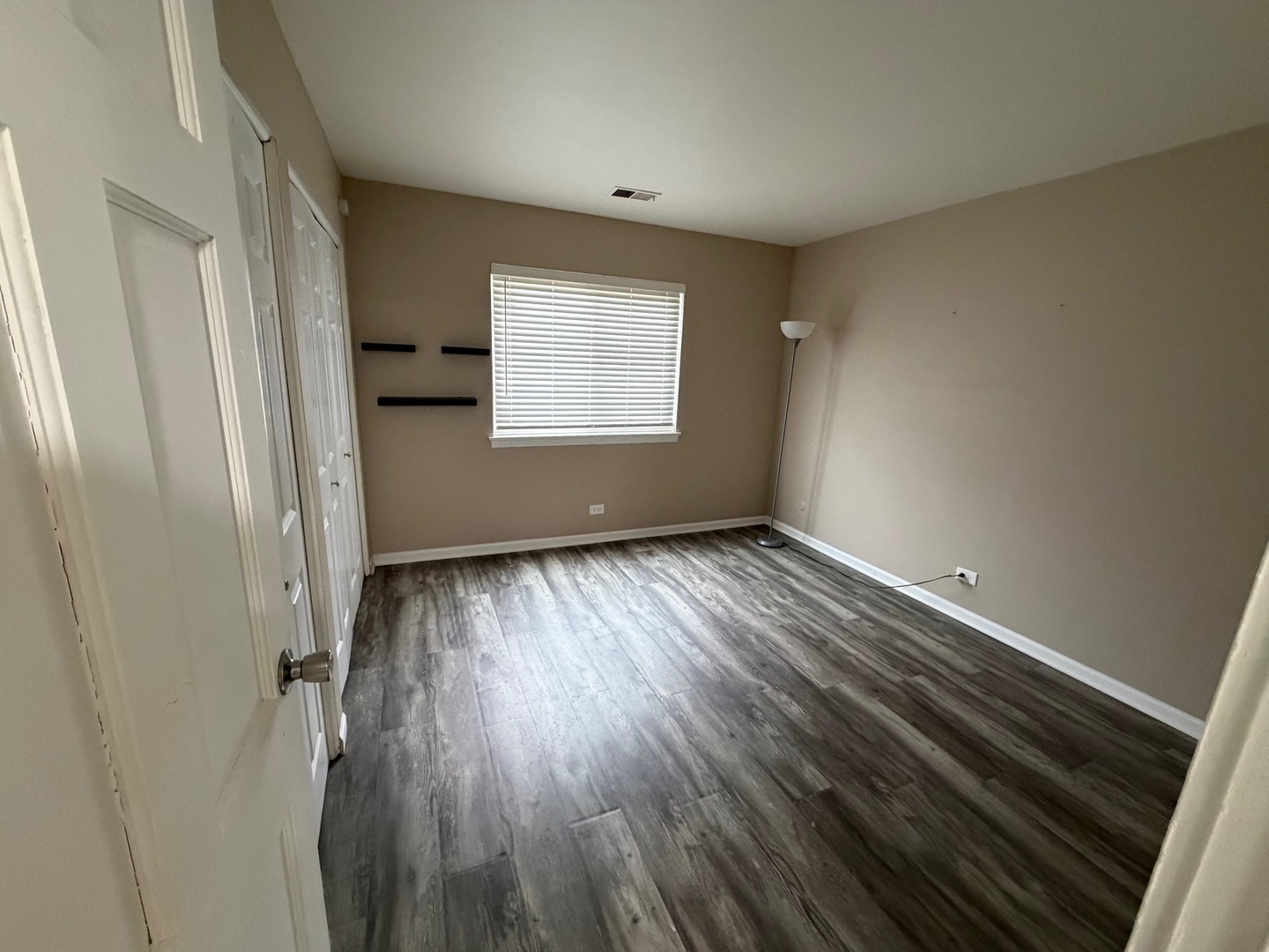 9388 Bay Colony Drive #1S, Des Plaines, IL 60016